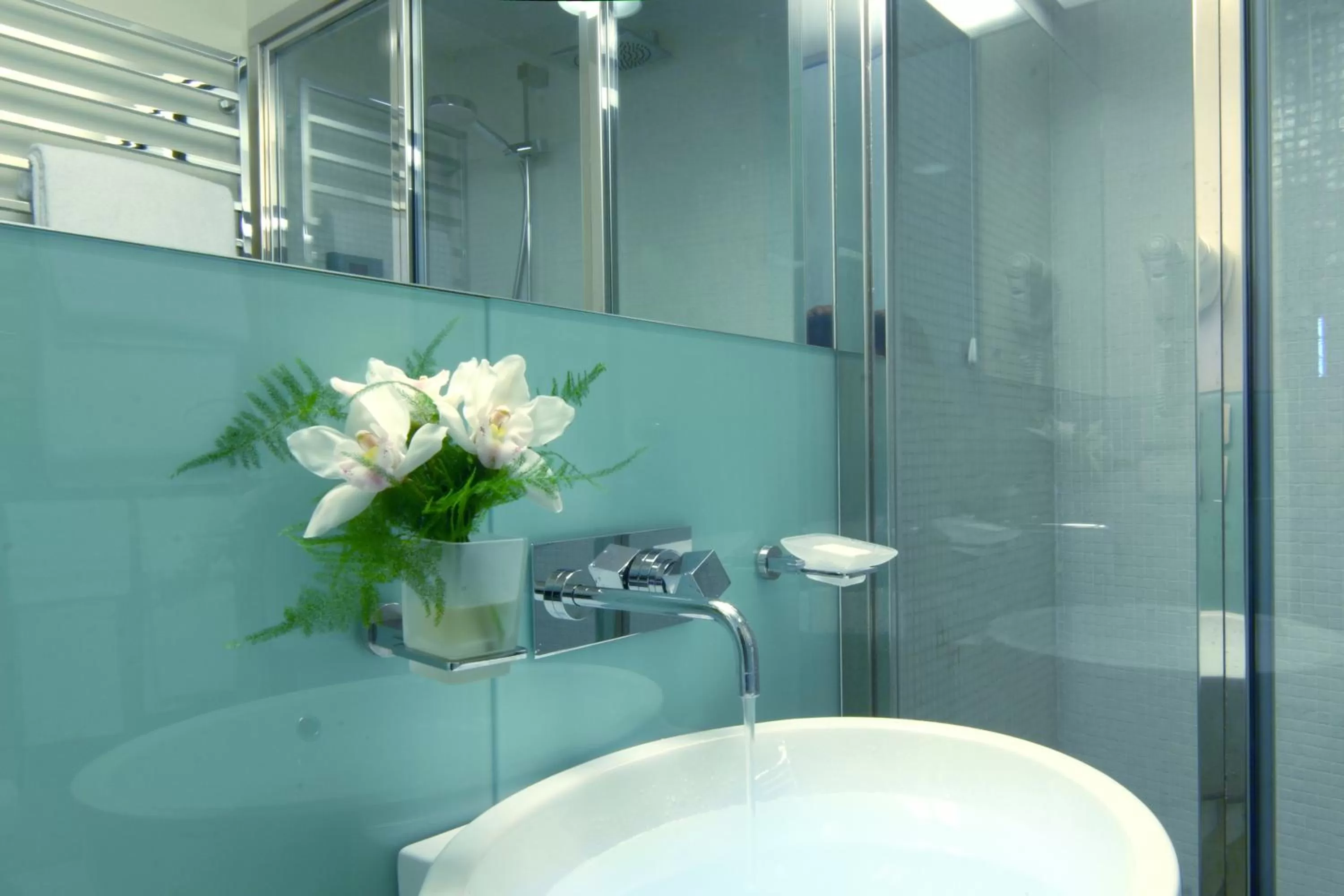 Shower in Hotel Adriano