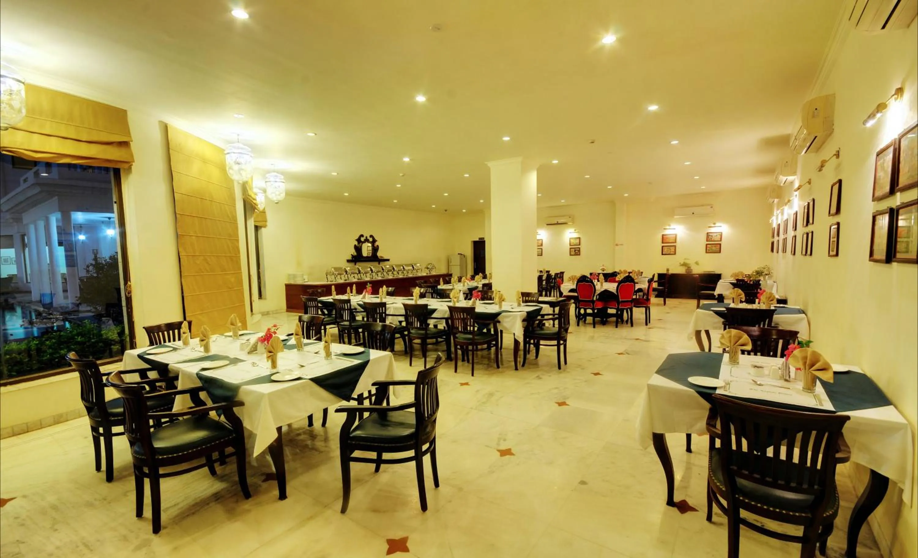 Restaurant/places to eat in The Hadoti Palace, Bundi