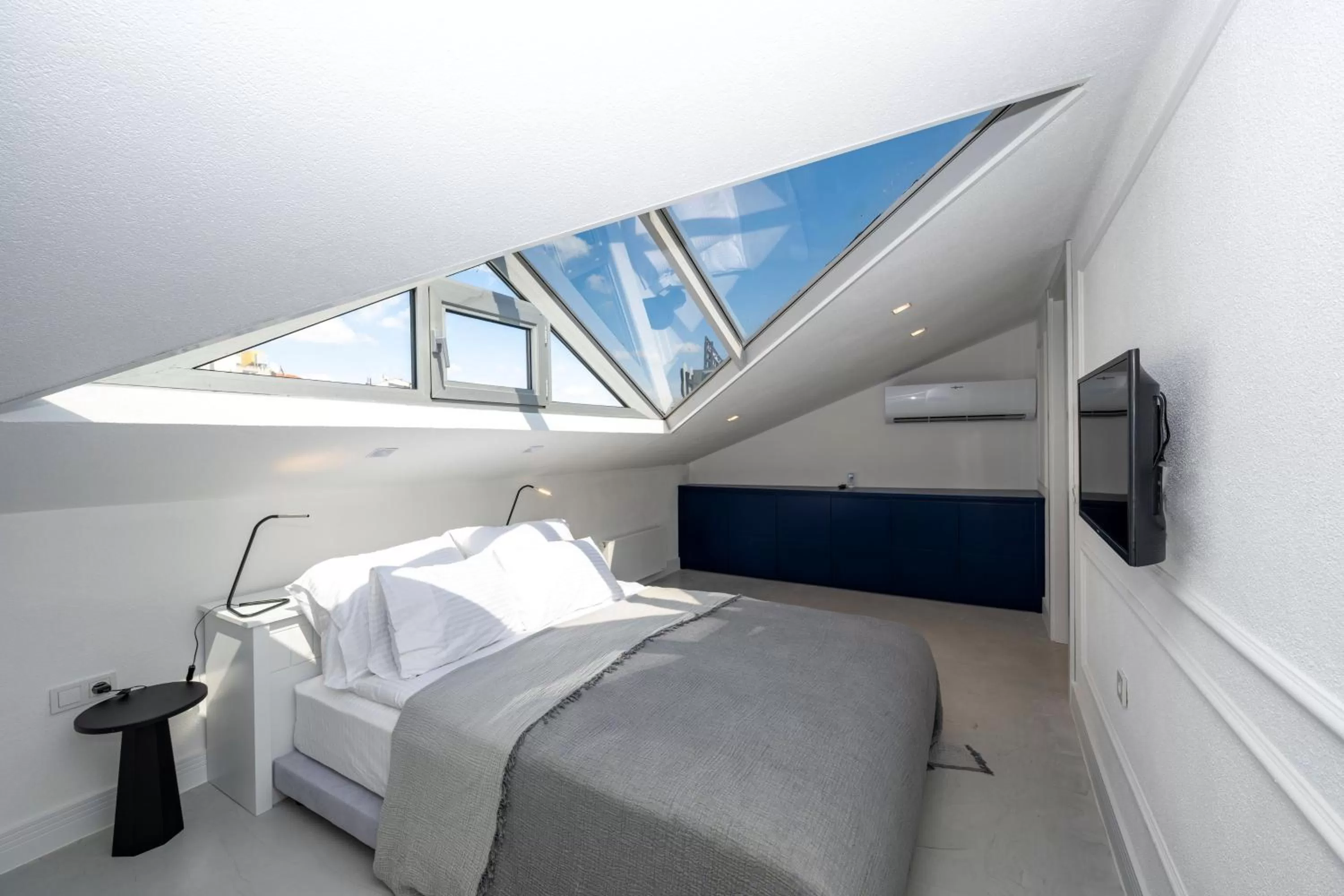 Bed in Juno Hotel Taksim