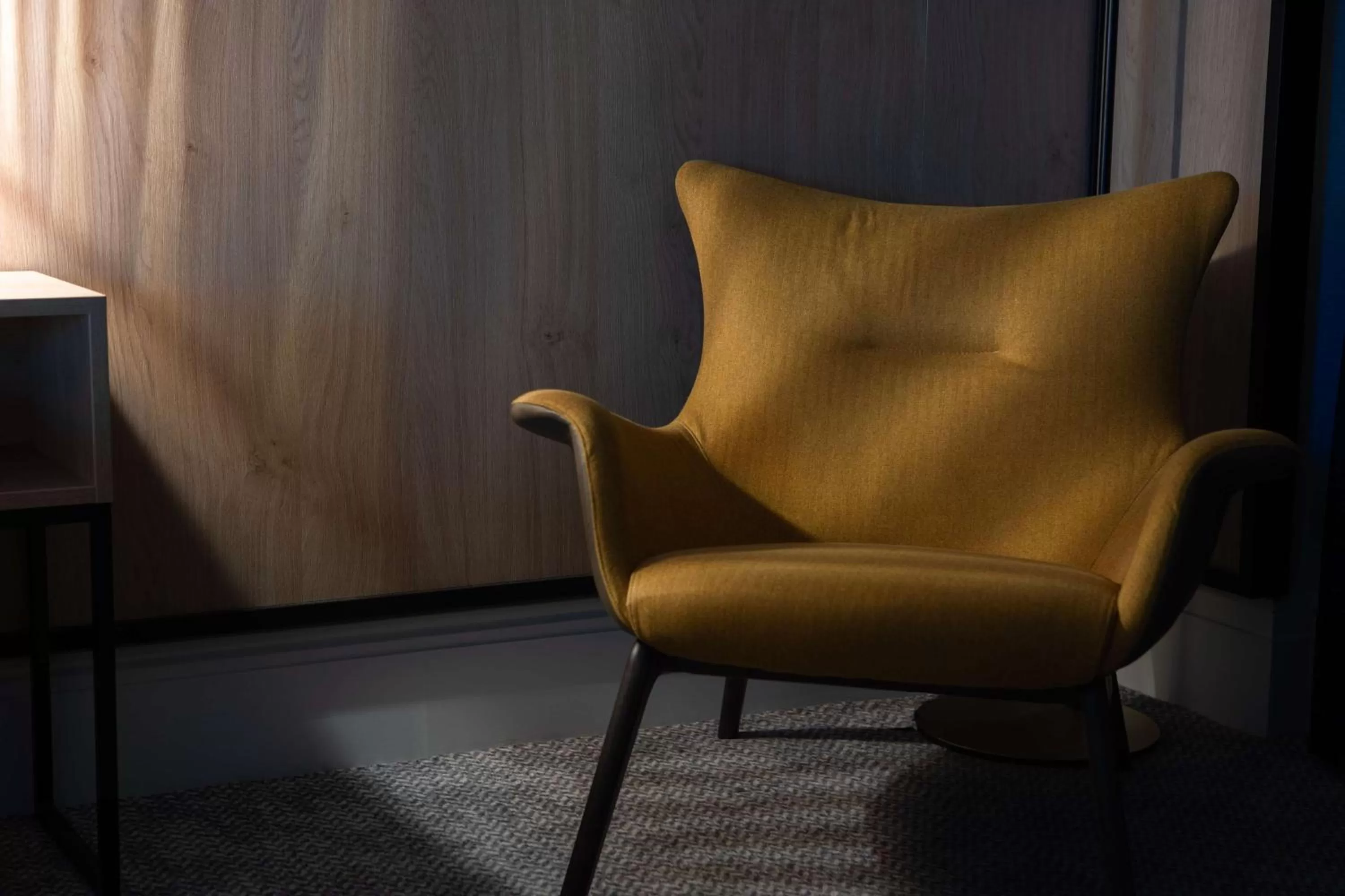 Living room in DoubleTree by Hilton London Elstree