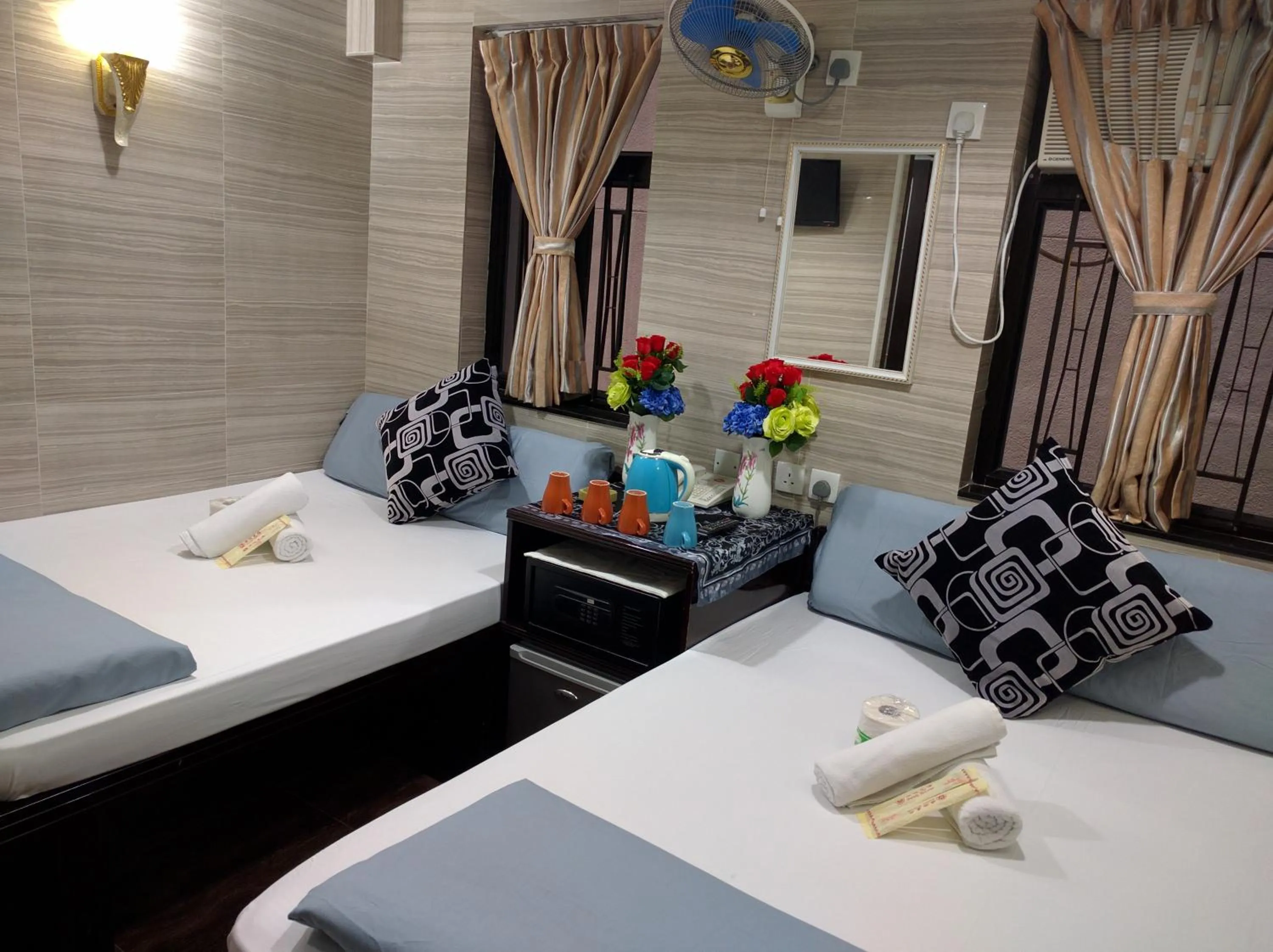 Bed, Bathroom in Germany Hostel