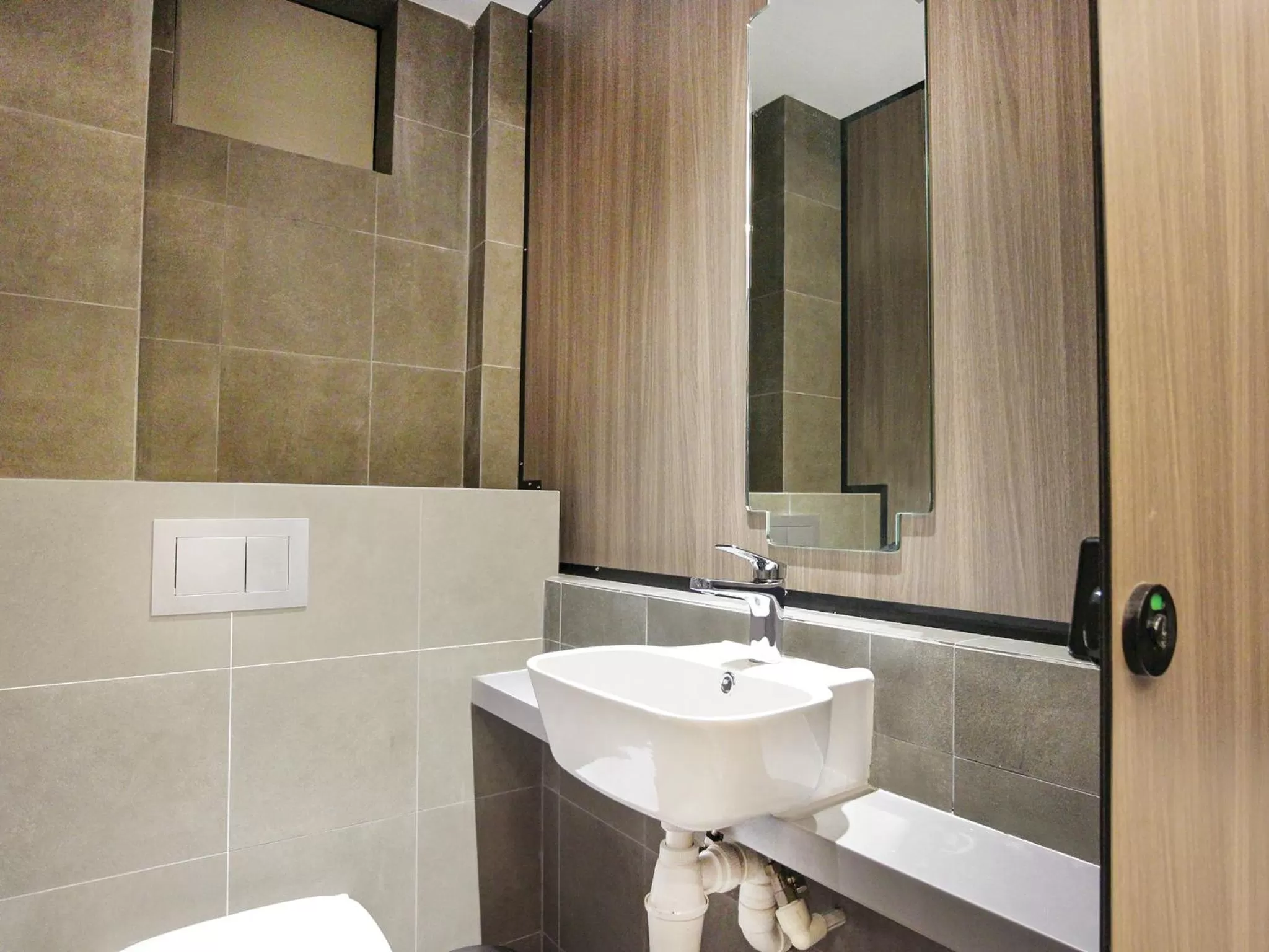 Shower in ST Signature Jalan Besar