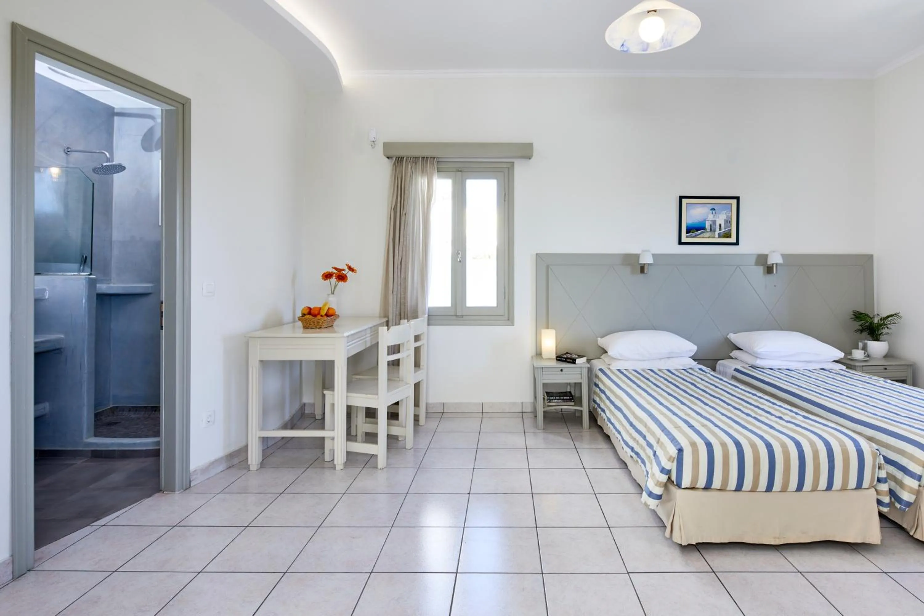 Time of day, Bed in Nissos Thira