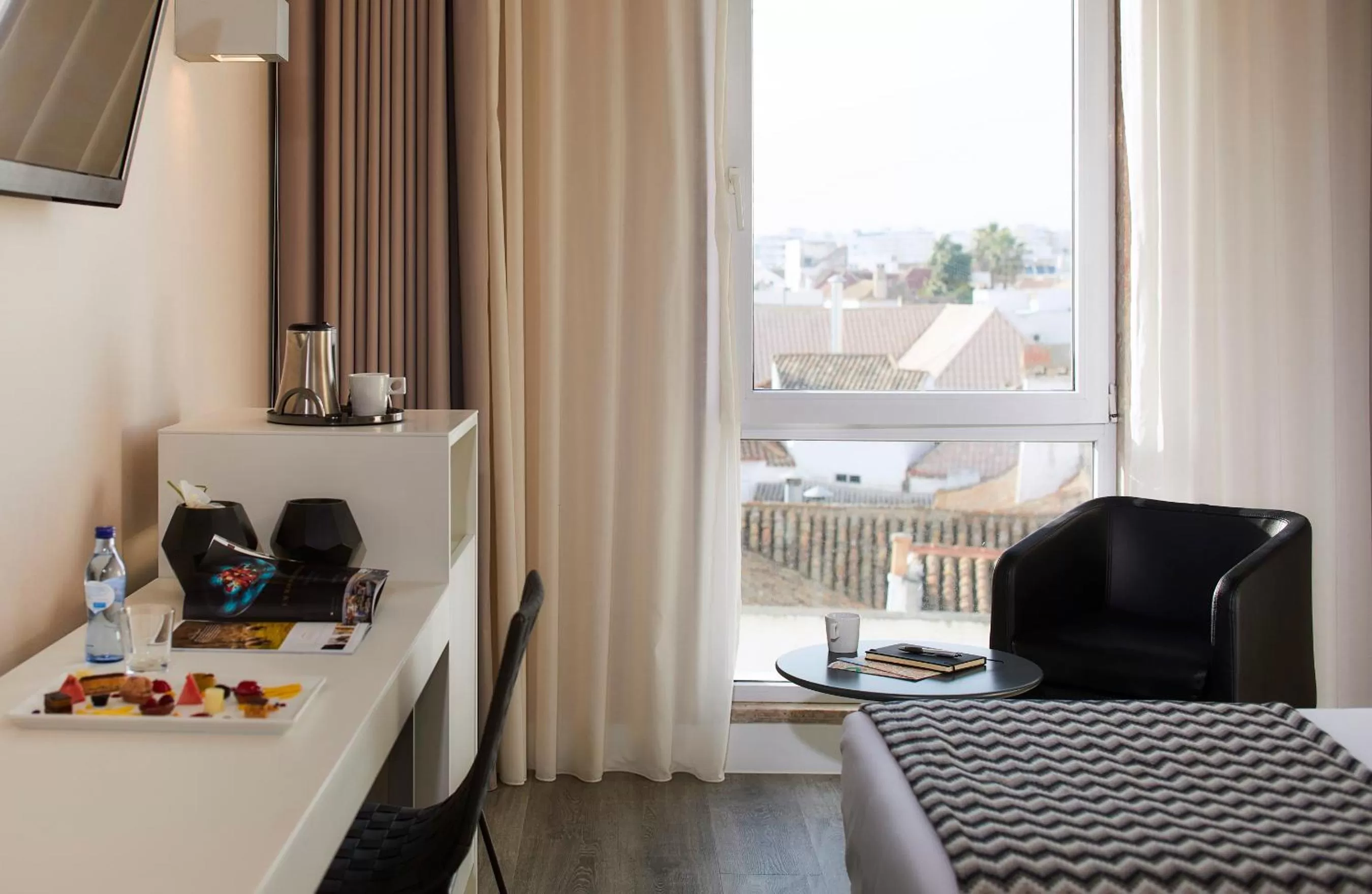 Bedroom in Occidental Faro