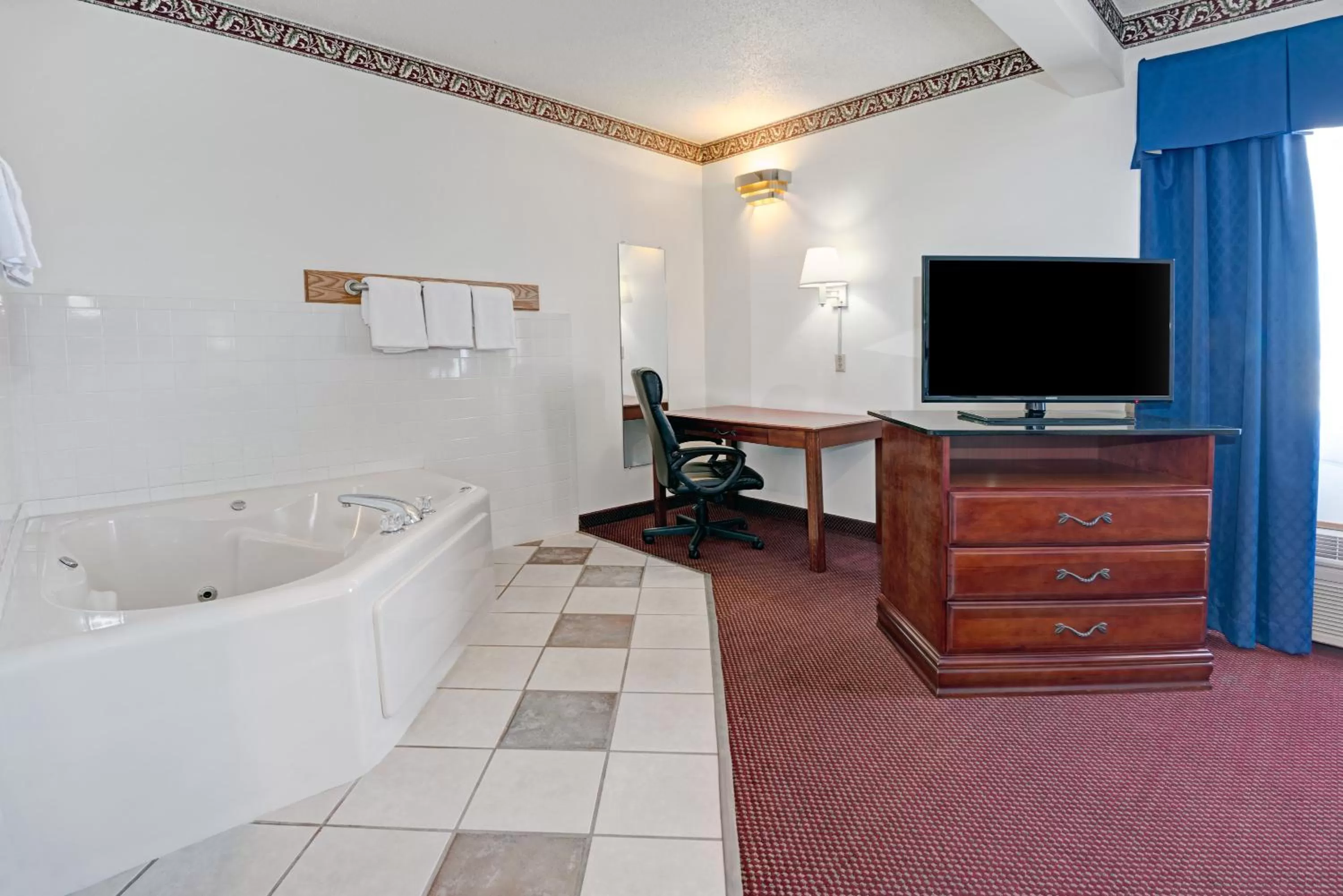 King Suite - Non-Smoking in Days Inn by Wyndham Laramie