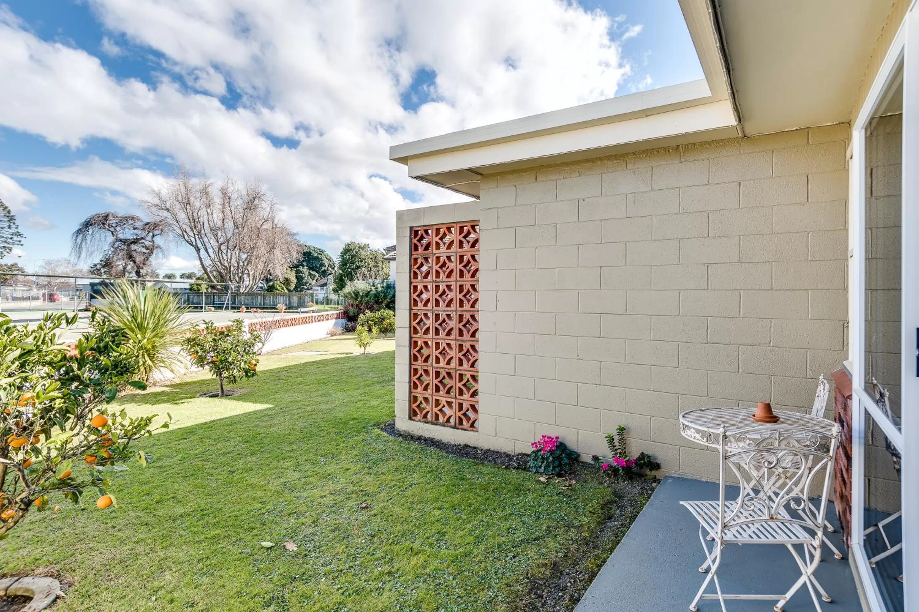Patio, Property Building in Gardner Court Motel