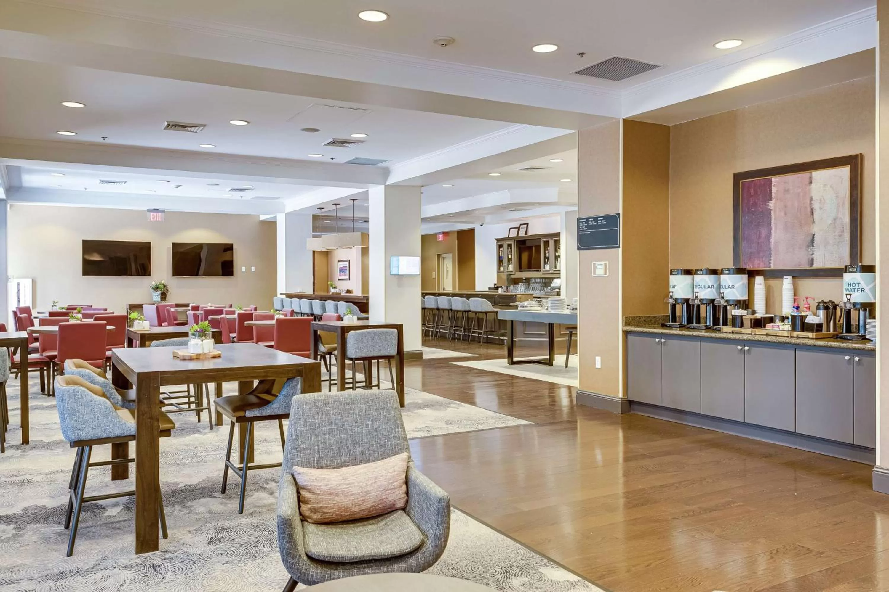 Restaurant/places to eat in Hilton Garden Inn Phoenix Airport North
