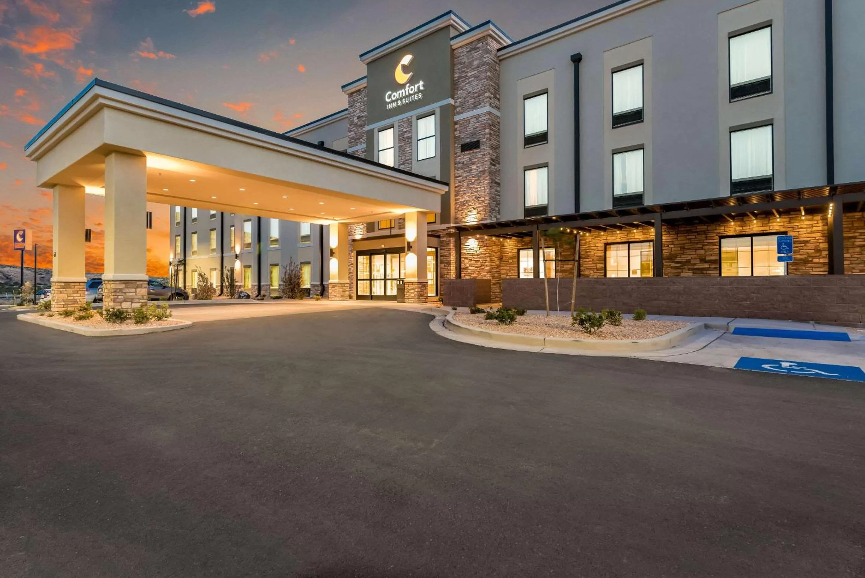 Property building in Comfort Inn & Suites Zion Park Area
