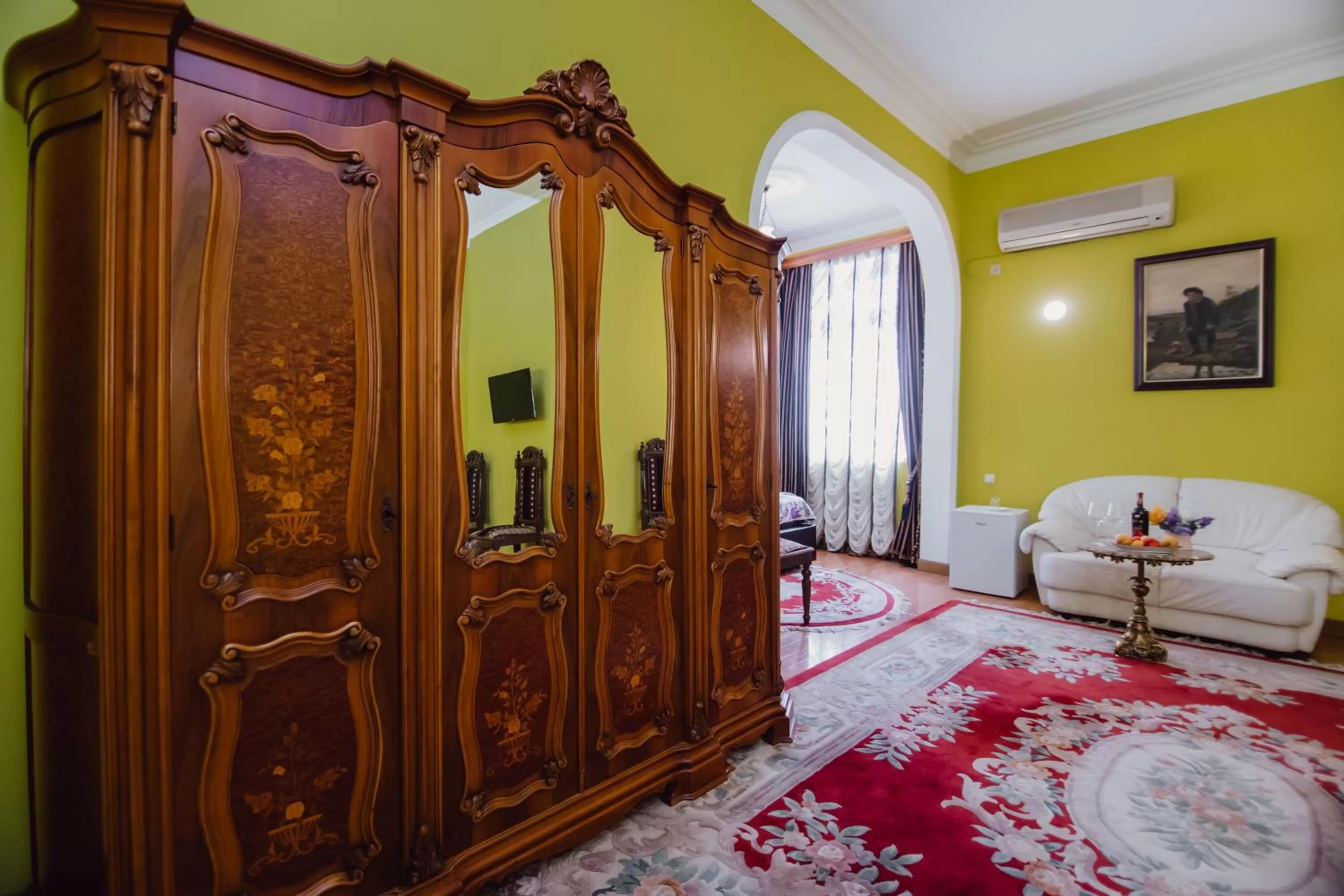 Photo of the whole room, Bed in Hotel Queen-Batumi