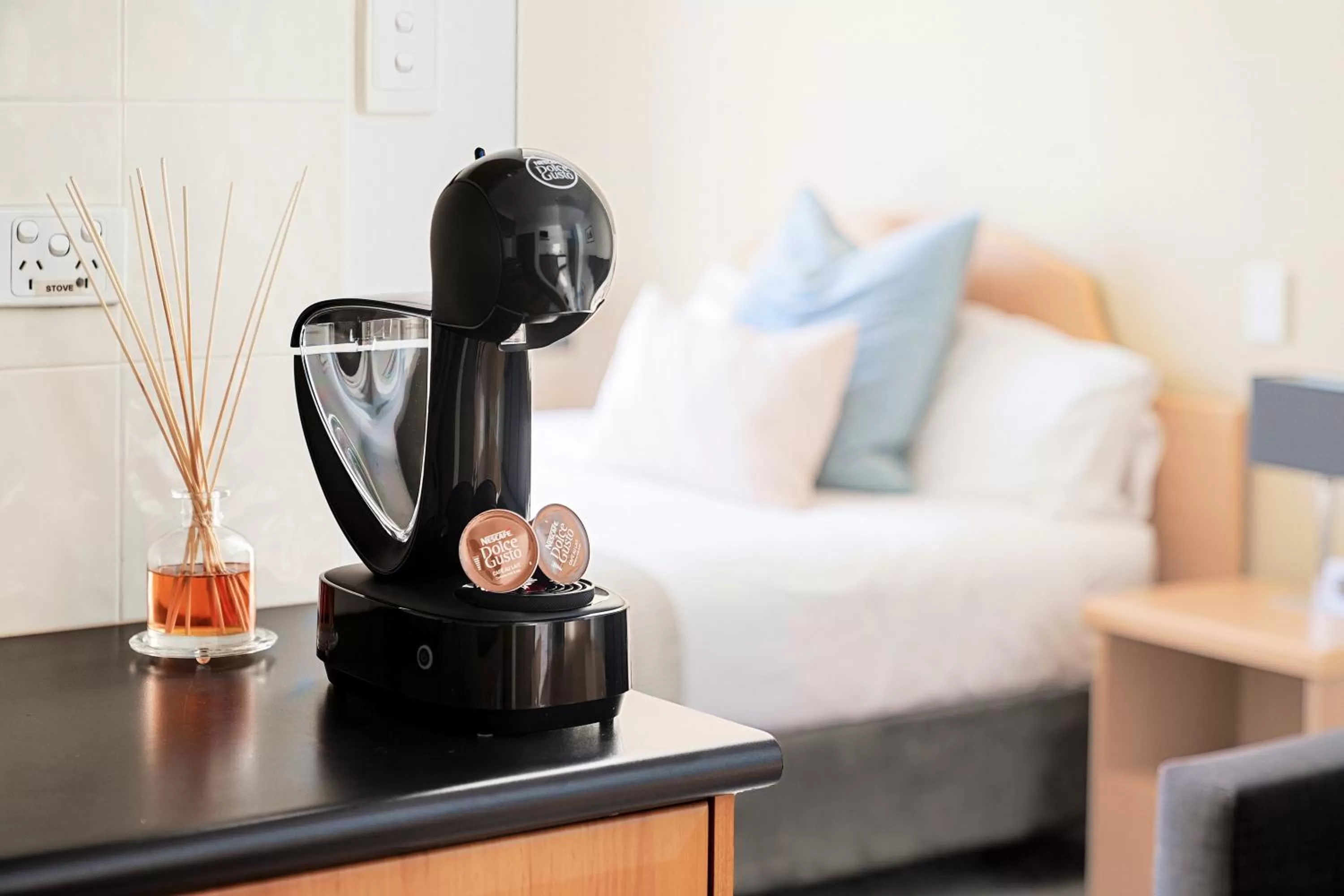 Coffee/tea facilities, Bed in All Suites Perth