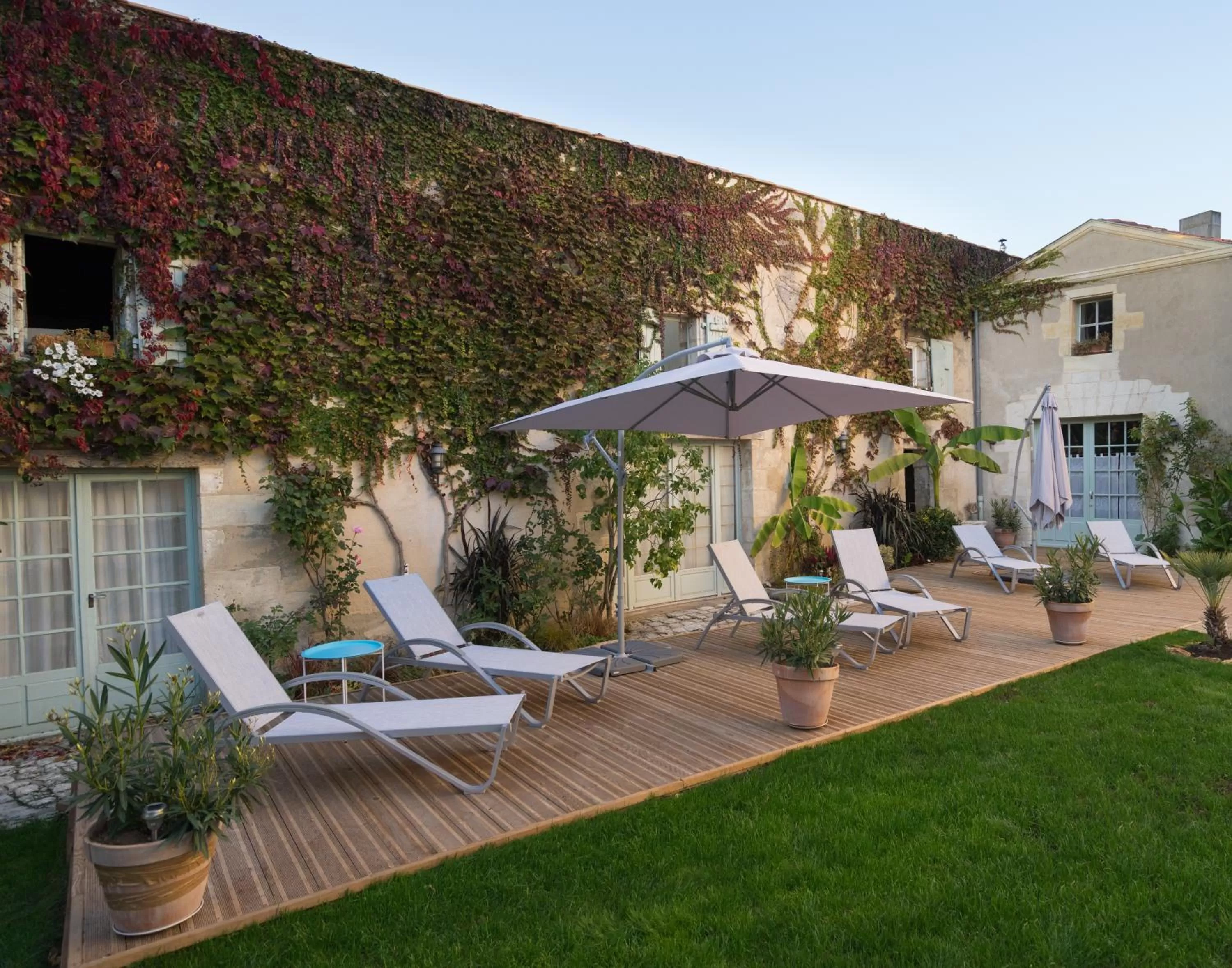 Patio in La Tillaie SPA et Sauna