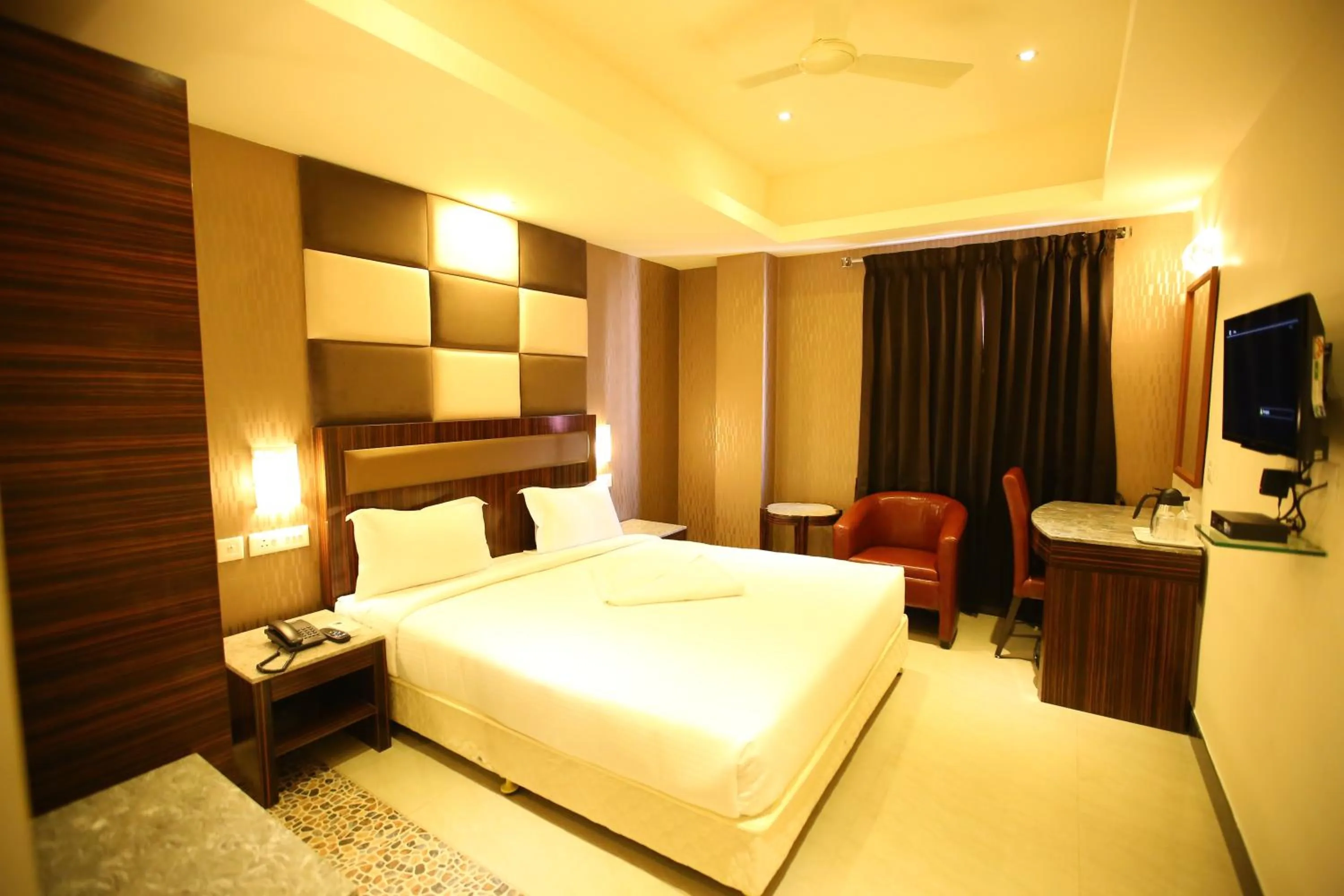 Superior Double Room - single occupancy in Treebo Venition Inn