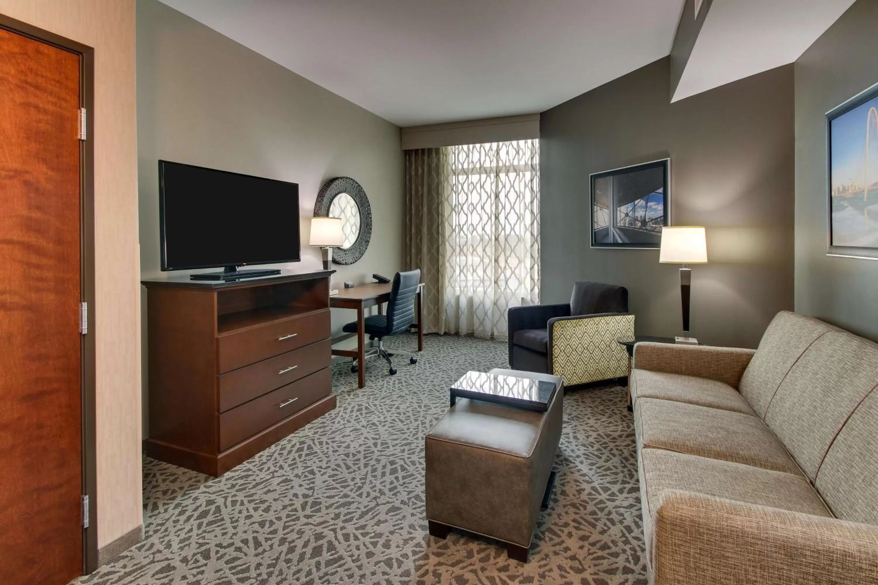 King Suite with Sofa Bed - Hearing Accessible, Tub in Drury Plaza Hotel Dallas Richardson