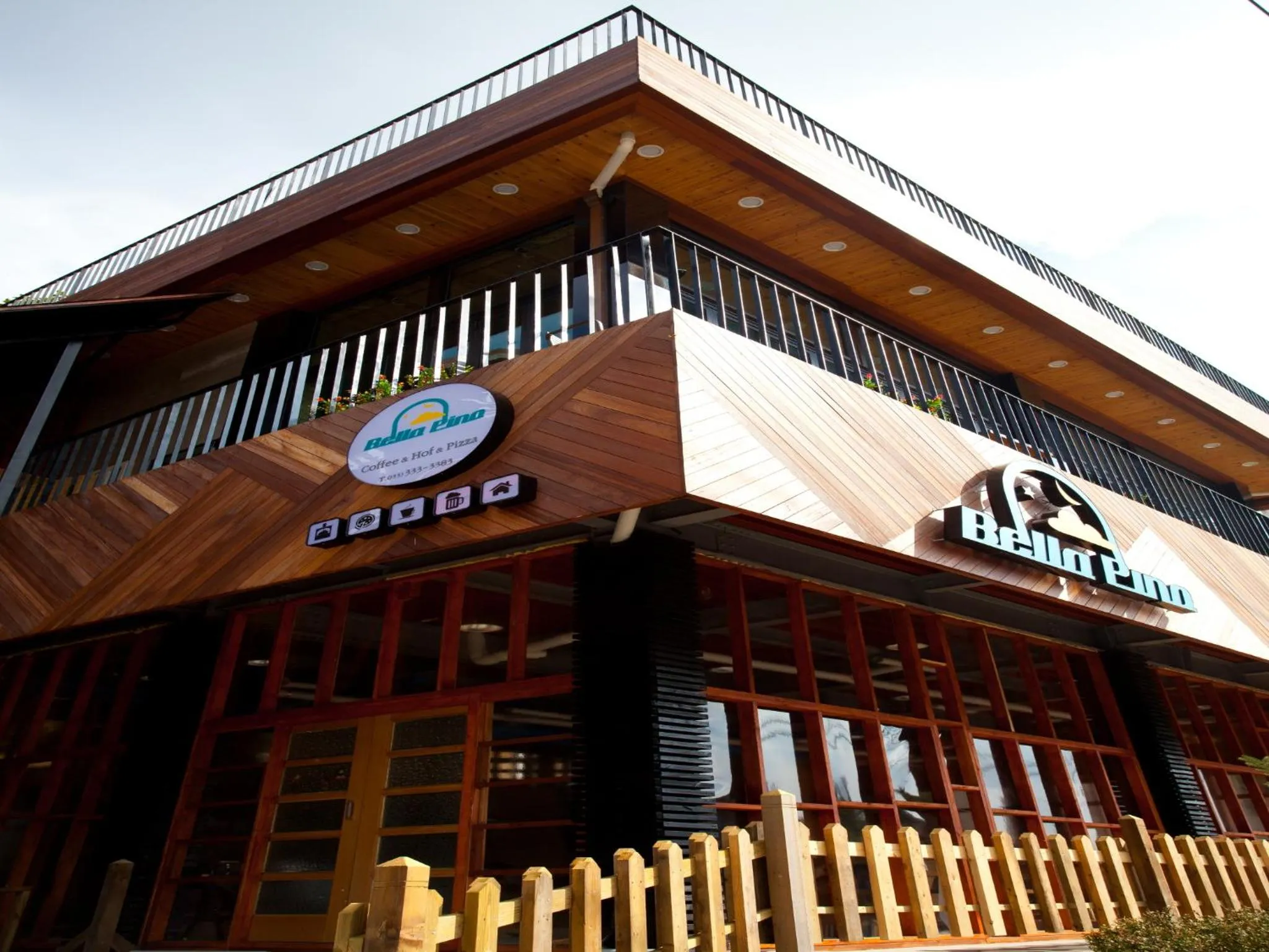 Restaurant/places to eat in White Cabin