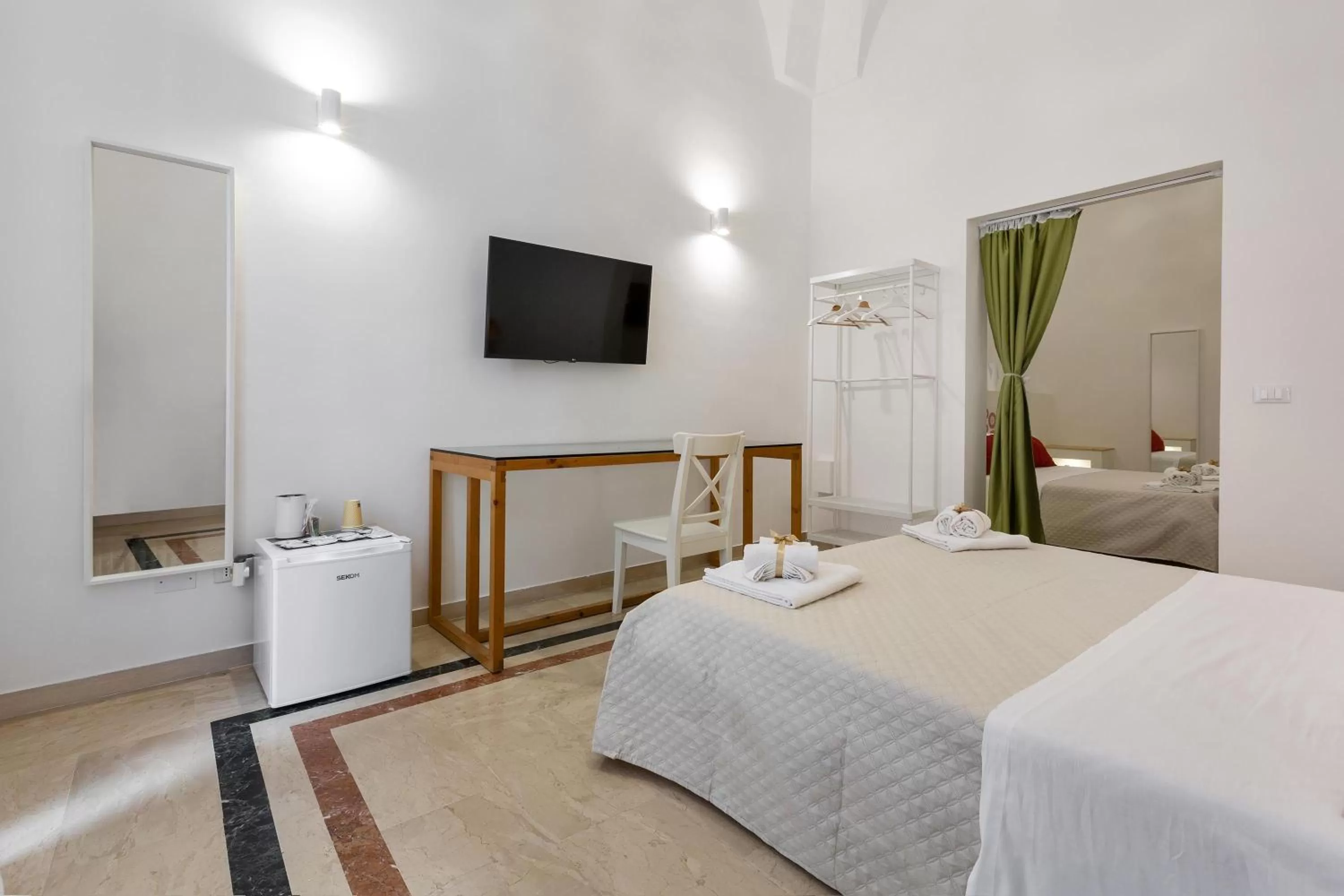 Photo of the whole room, Bed in B&B InCentro Comfort Suite