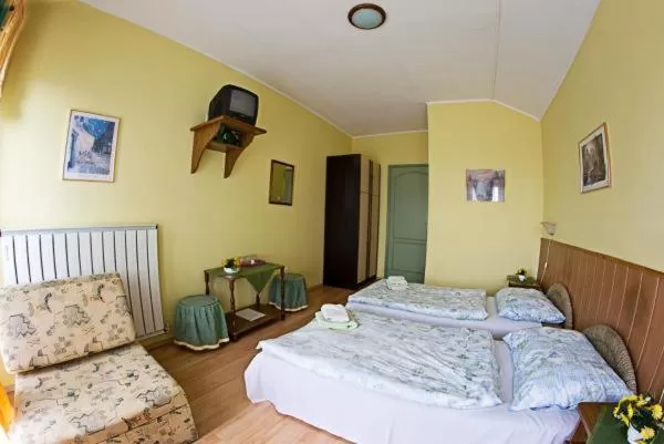 Bed in Muskátli Panzió