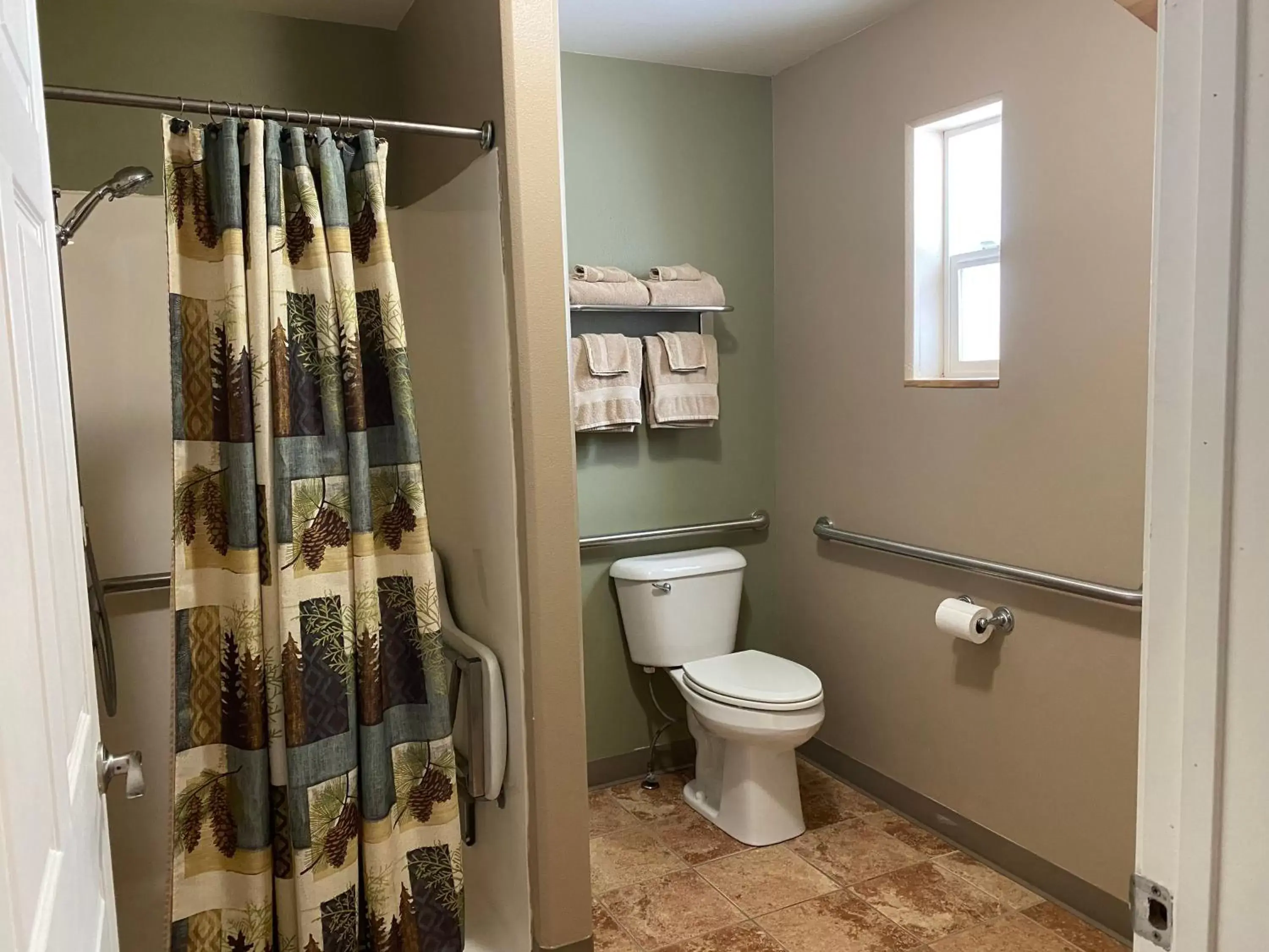 Deluxe Double Room with Shower in Antlers Lodge Deluxe Double Room with Shower in Antlers Lodge