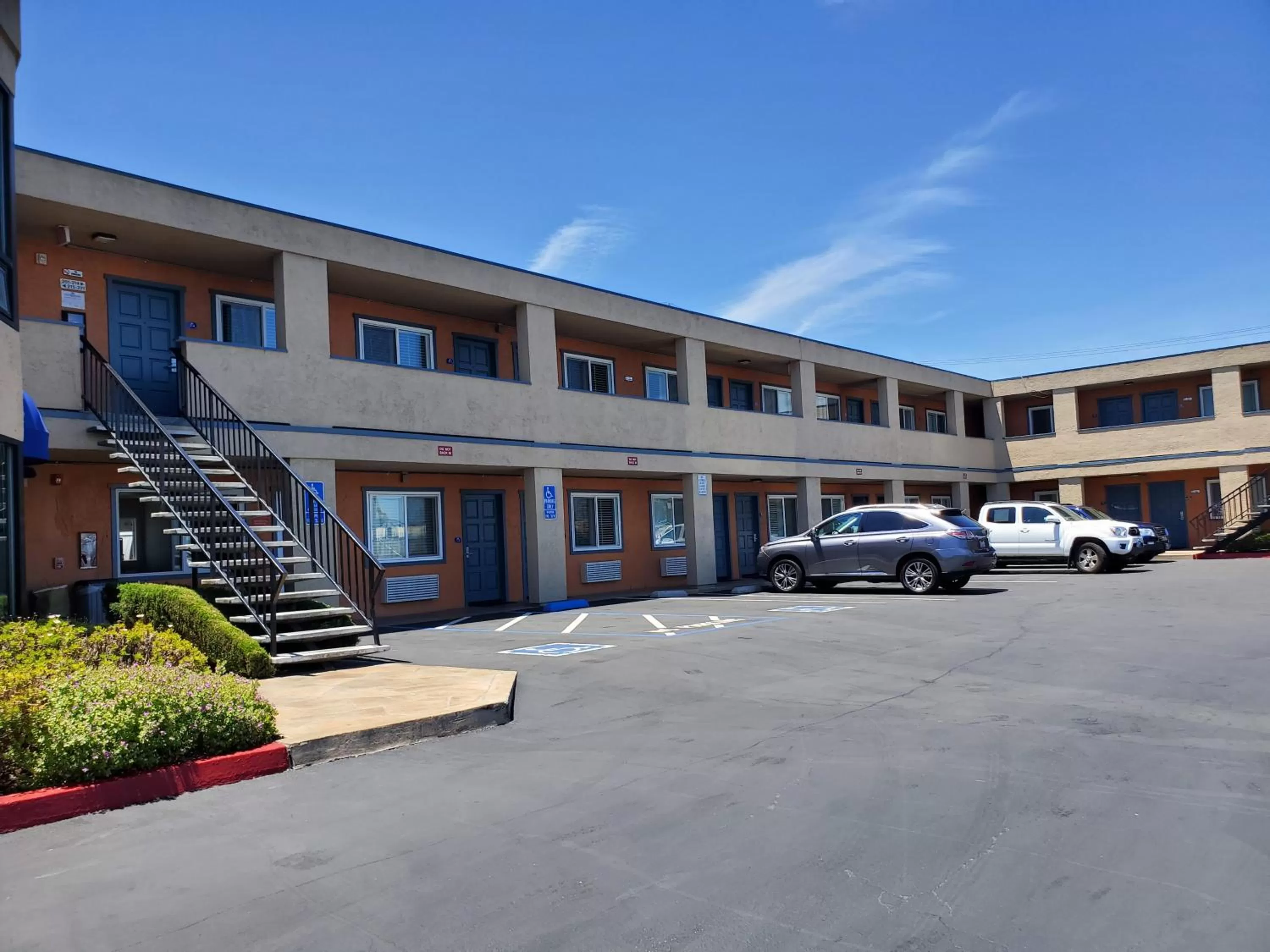 Facade/entrance in Good Living Inn