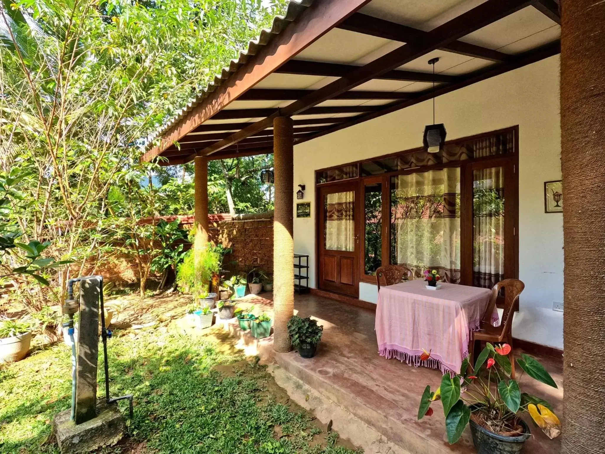 Deluxe King Room in Alone Cage Ella Deluxe King Room in Alone Cage Ella