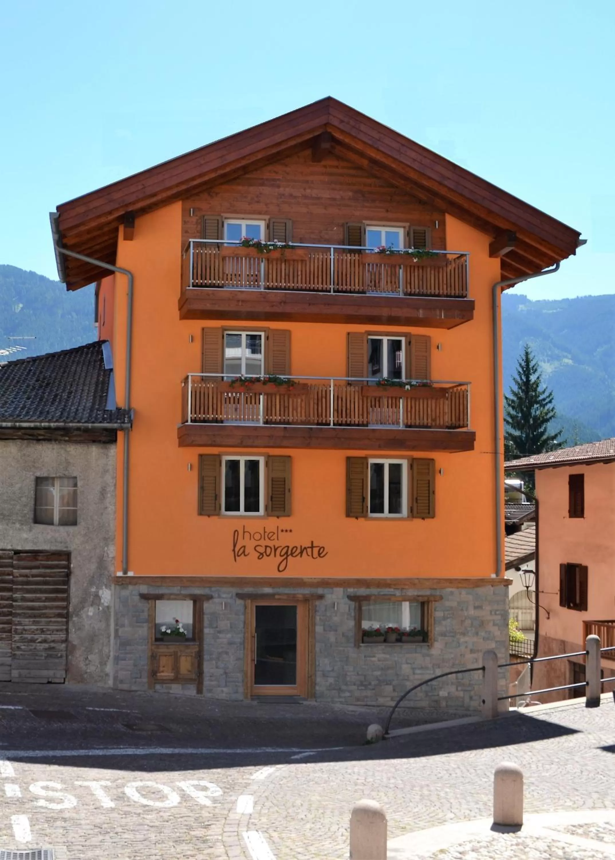 Facade/entrance in Hotel La Sorgente