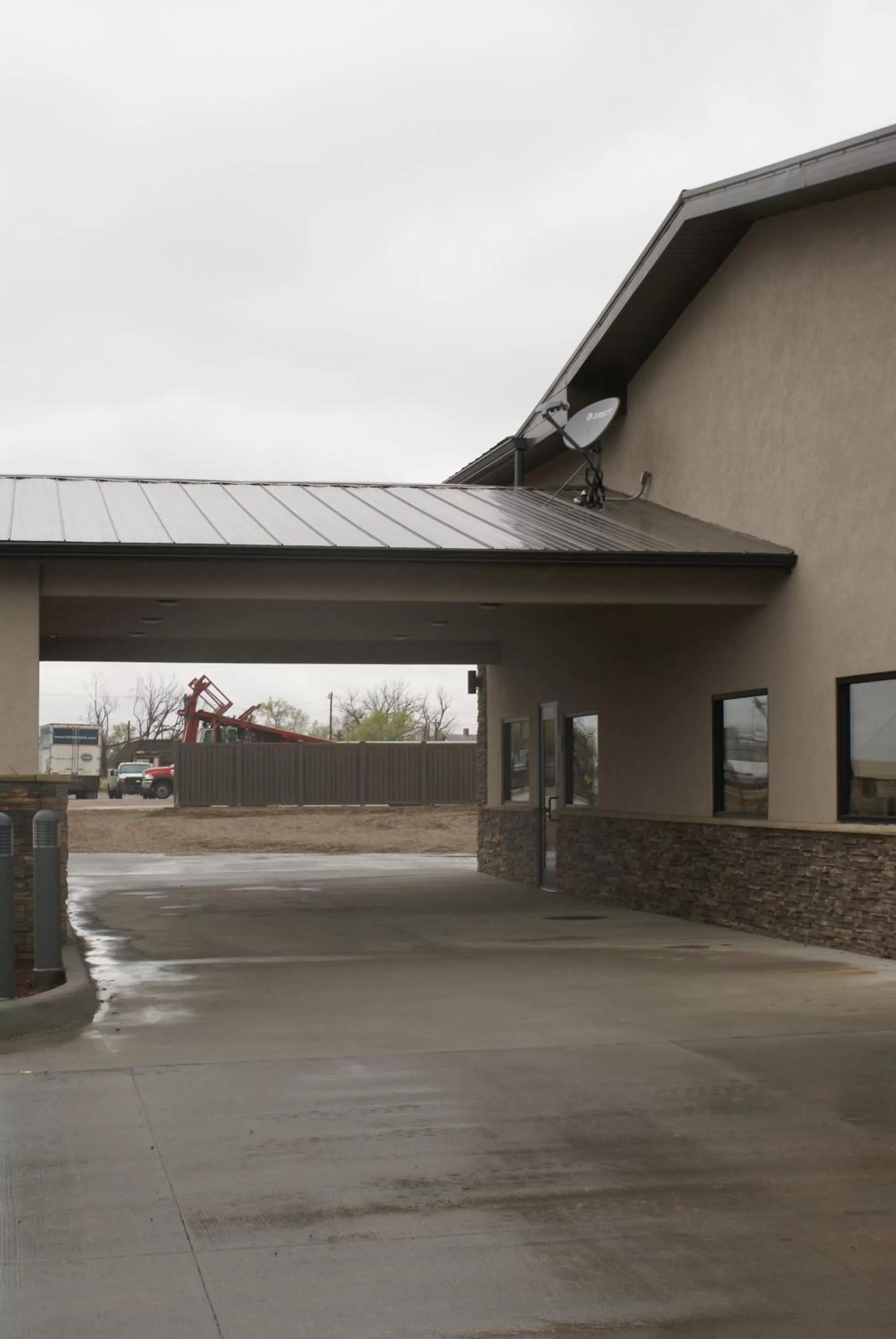 Facade/entrance in Boarders Inn & Suites by Cobblestone Hotels - Syracuse
