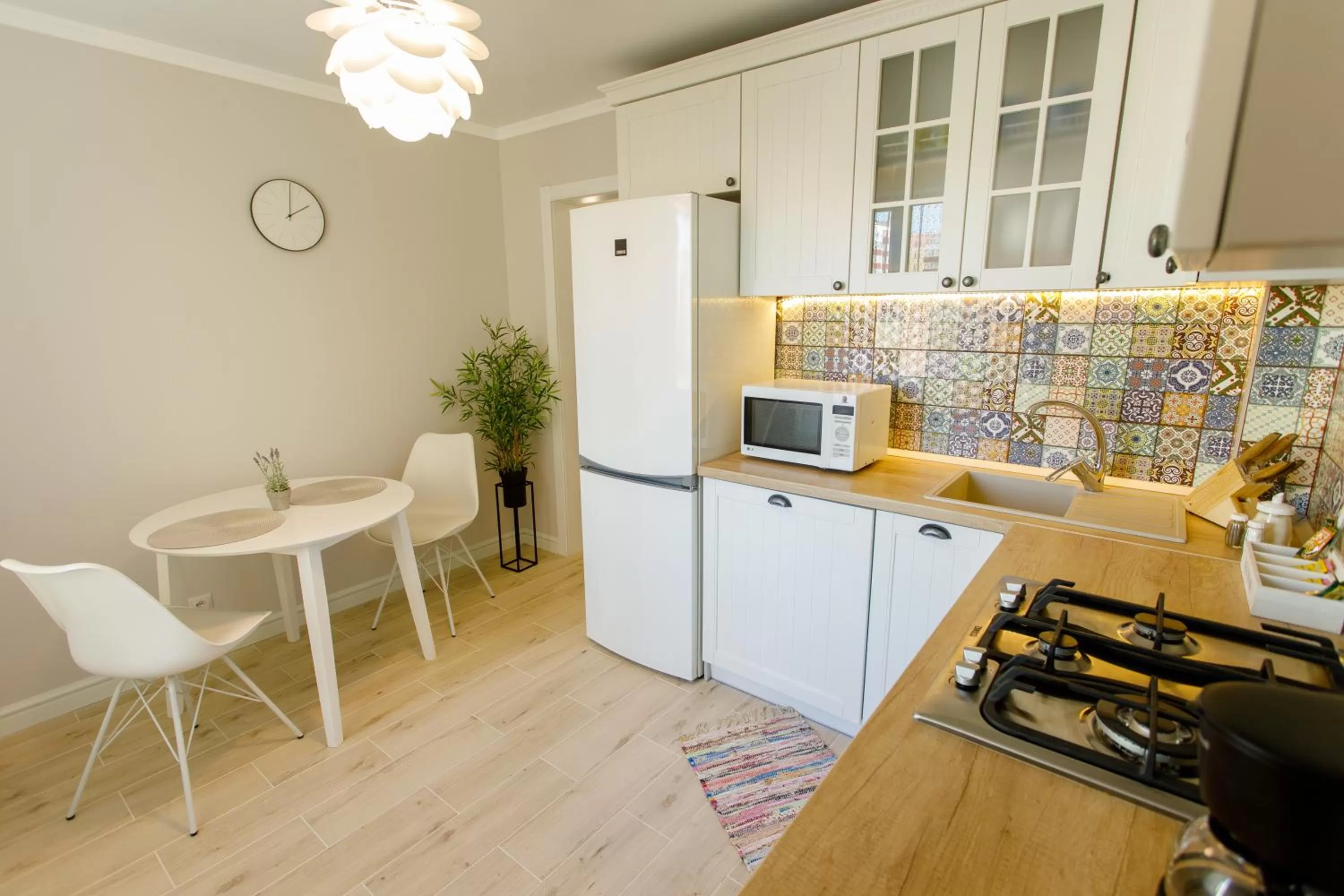 Kitchen or kitchenette in Apart-Hotel LAVINA з ДЖАКУЗІ