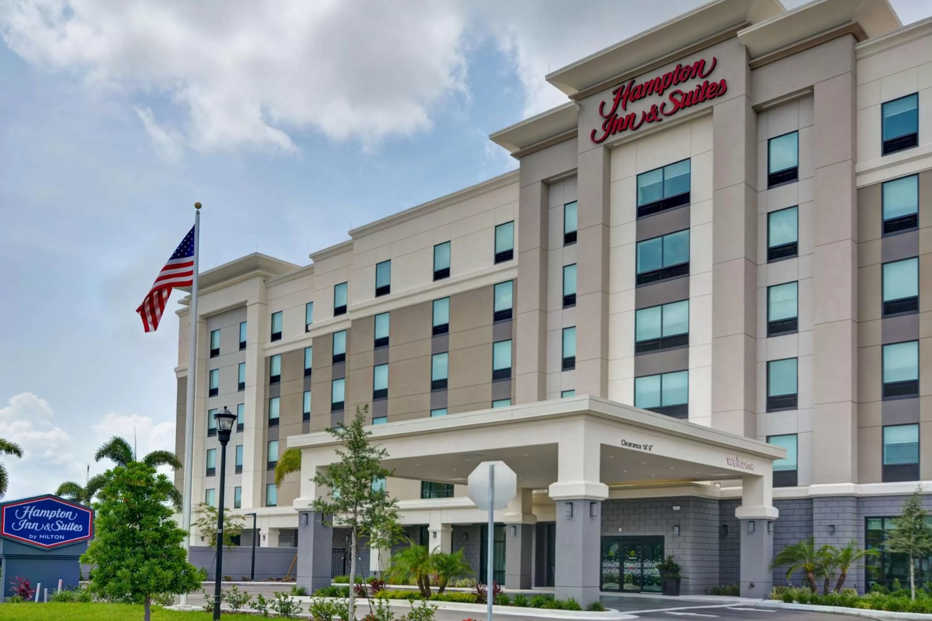 Property building in Hampton Inn & Suites Tampa Riverview Brandon