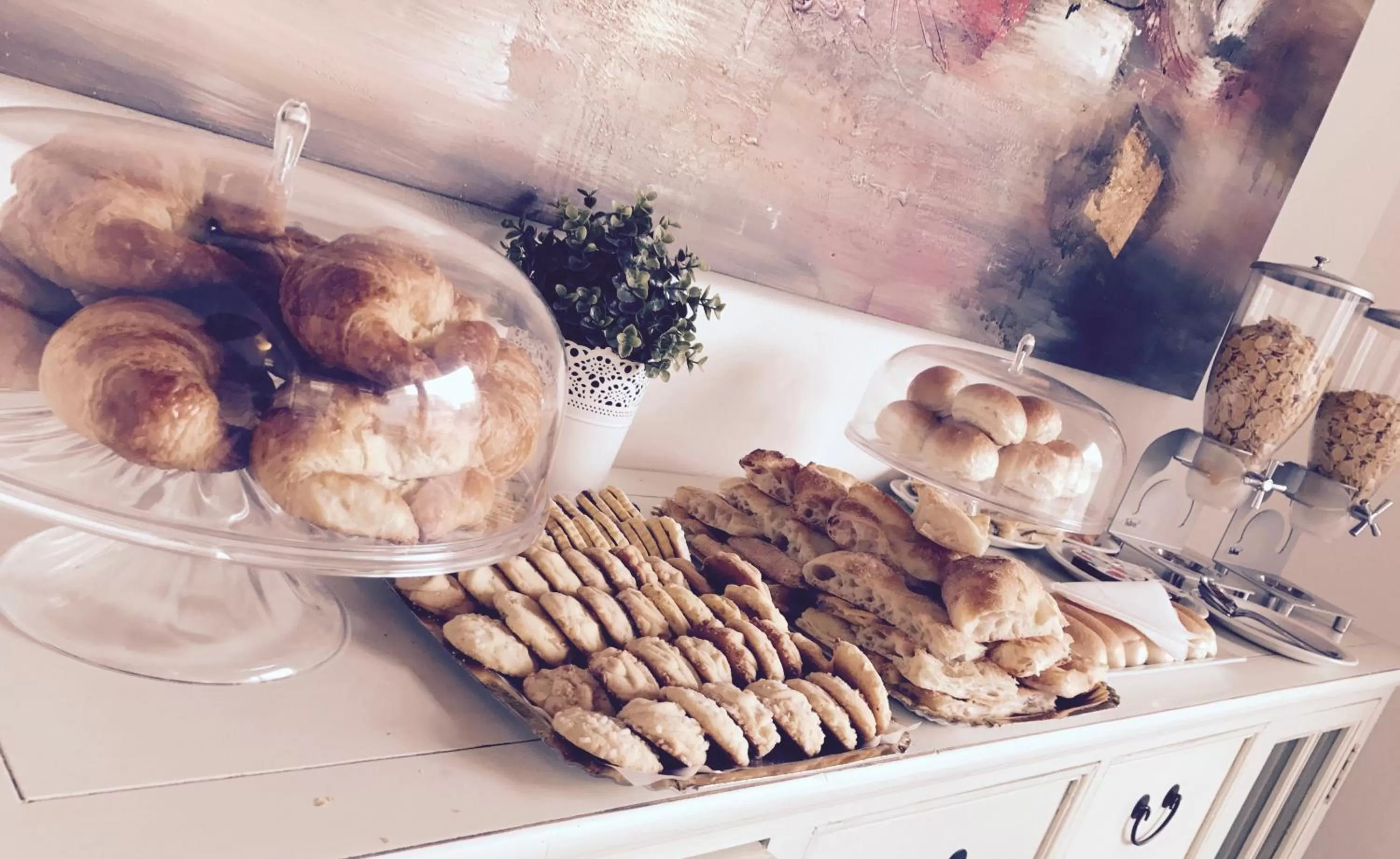 Food and drinks in Academy Hotel