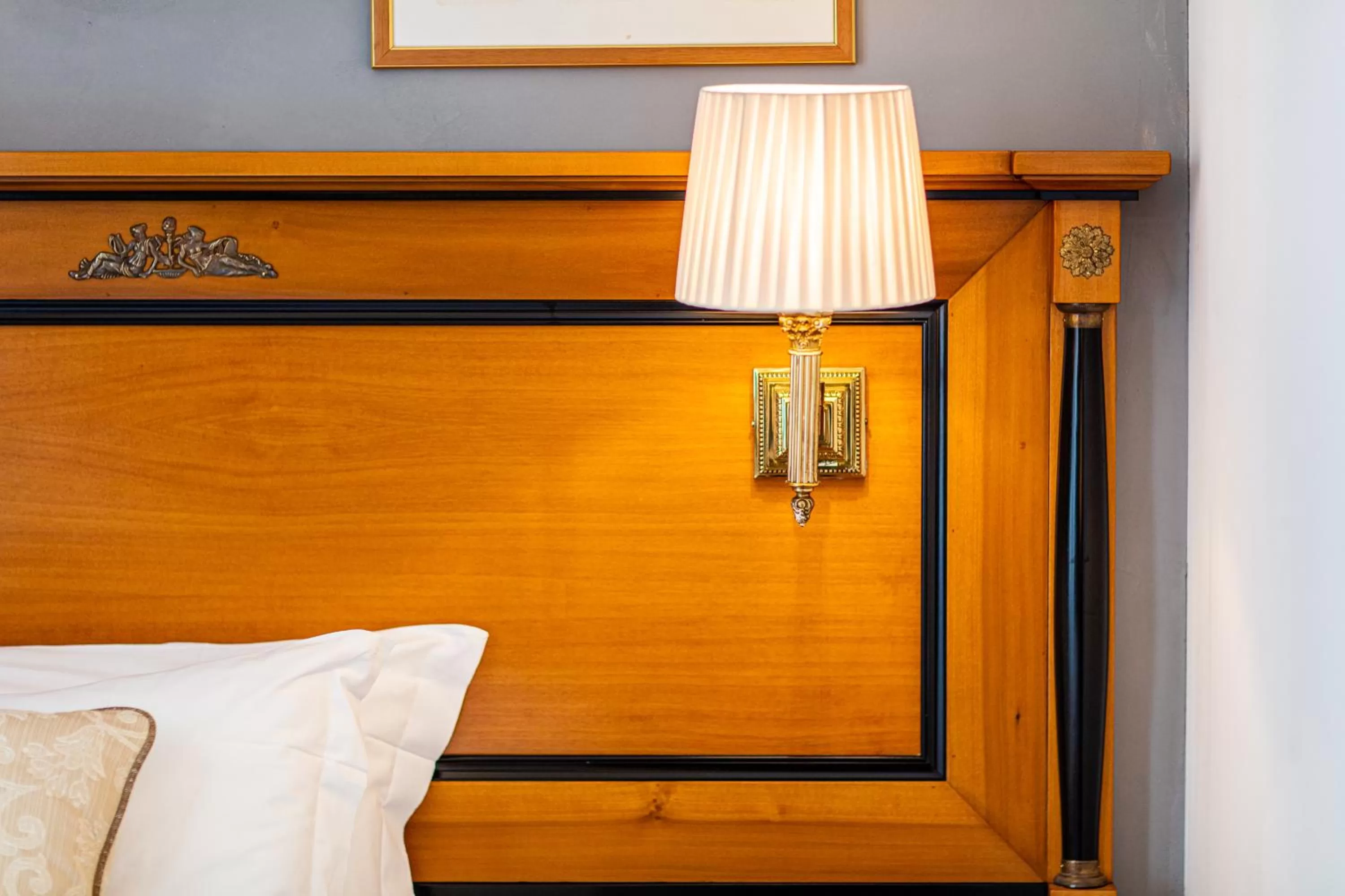 Decorative detail, Bed in All’Angelo Art Hotel