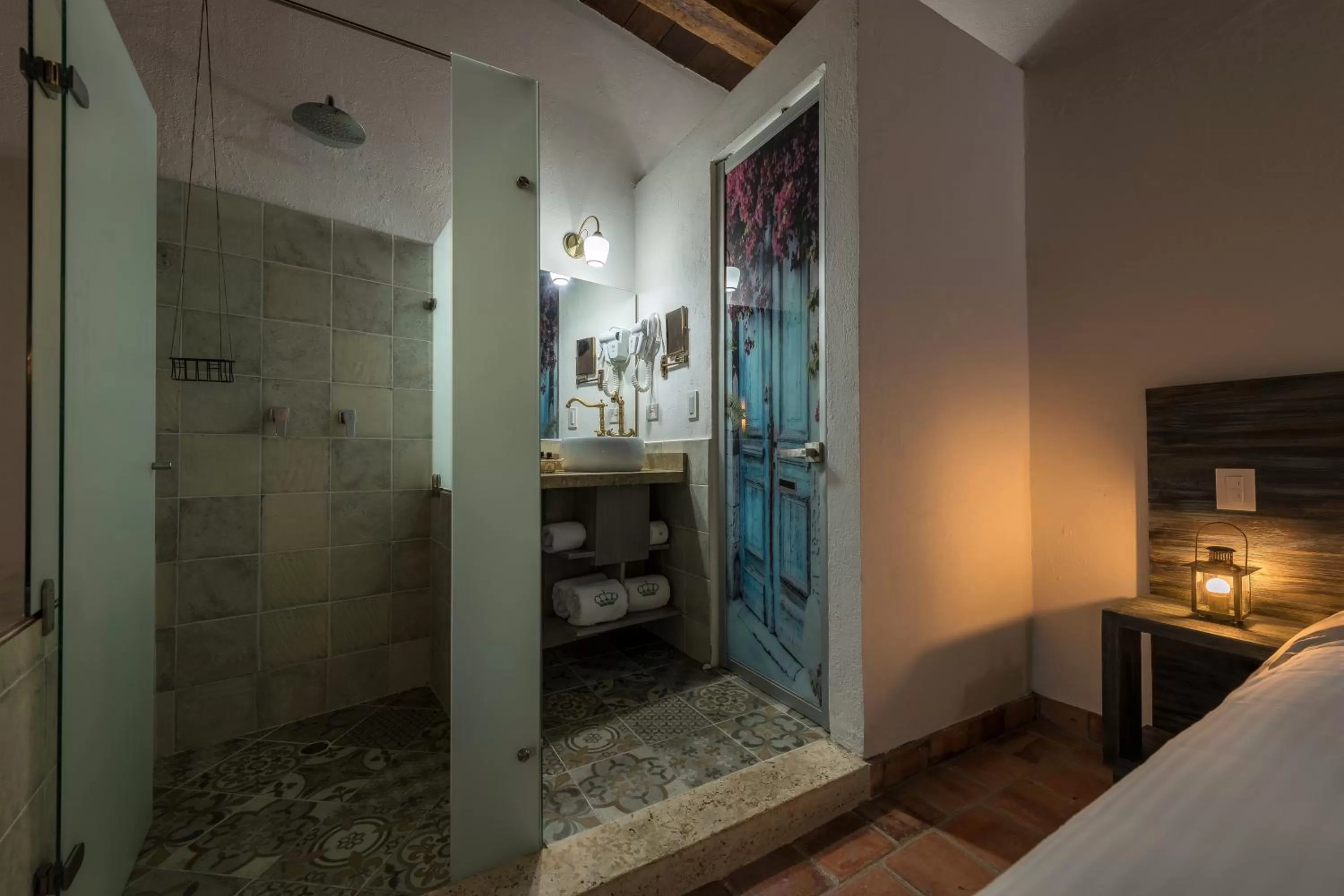 Bathroom, Bed in Getsemani Cartagena Hotel