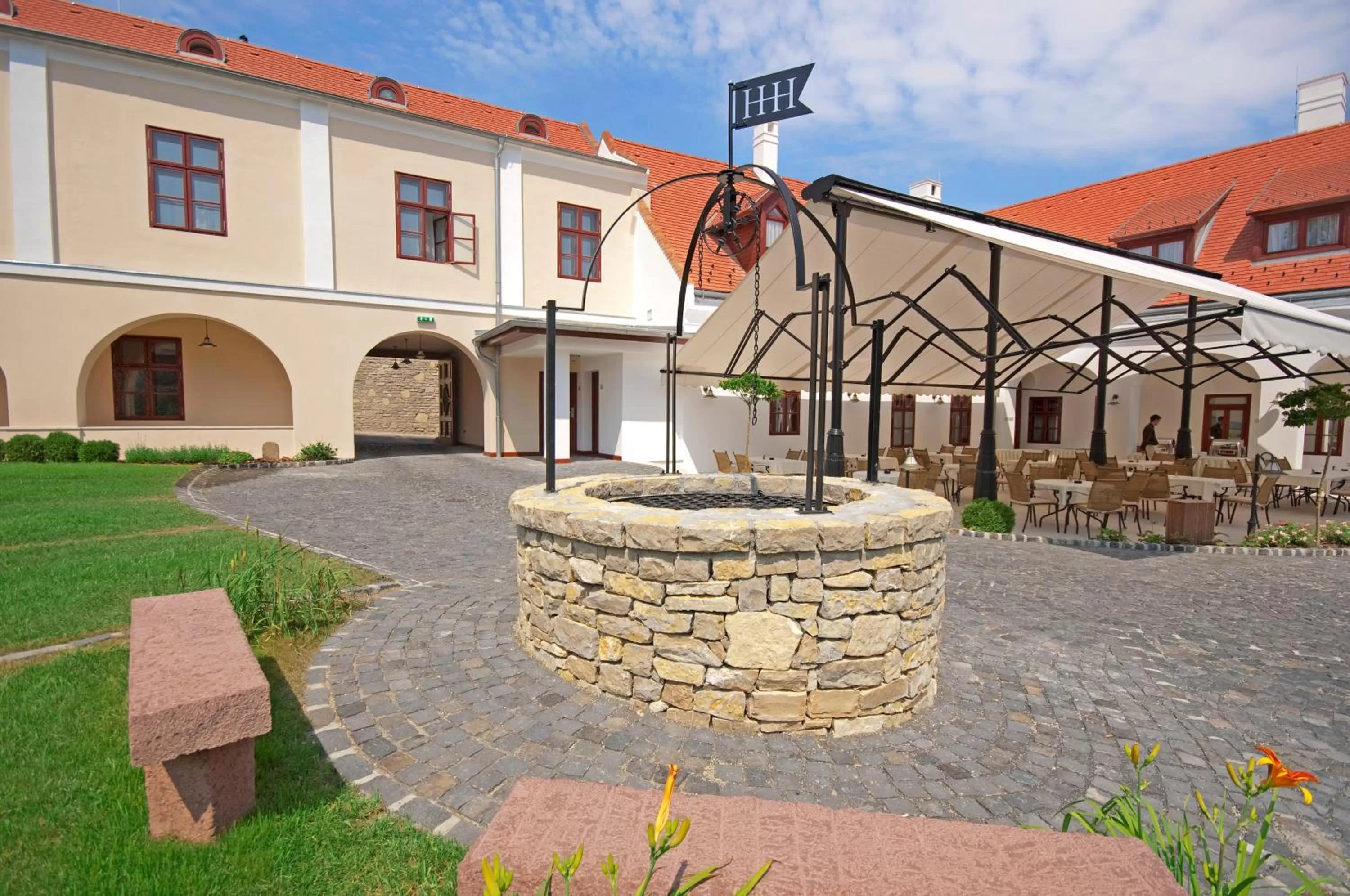 Facade/entrance in Hotel Historia & Historante