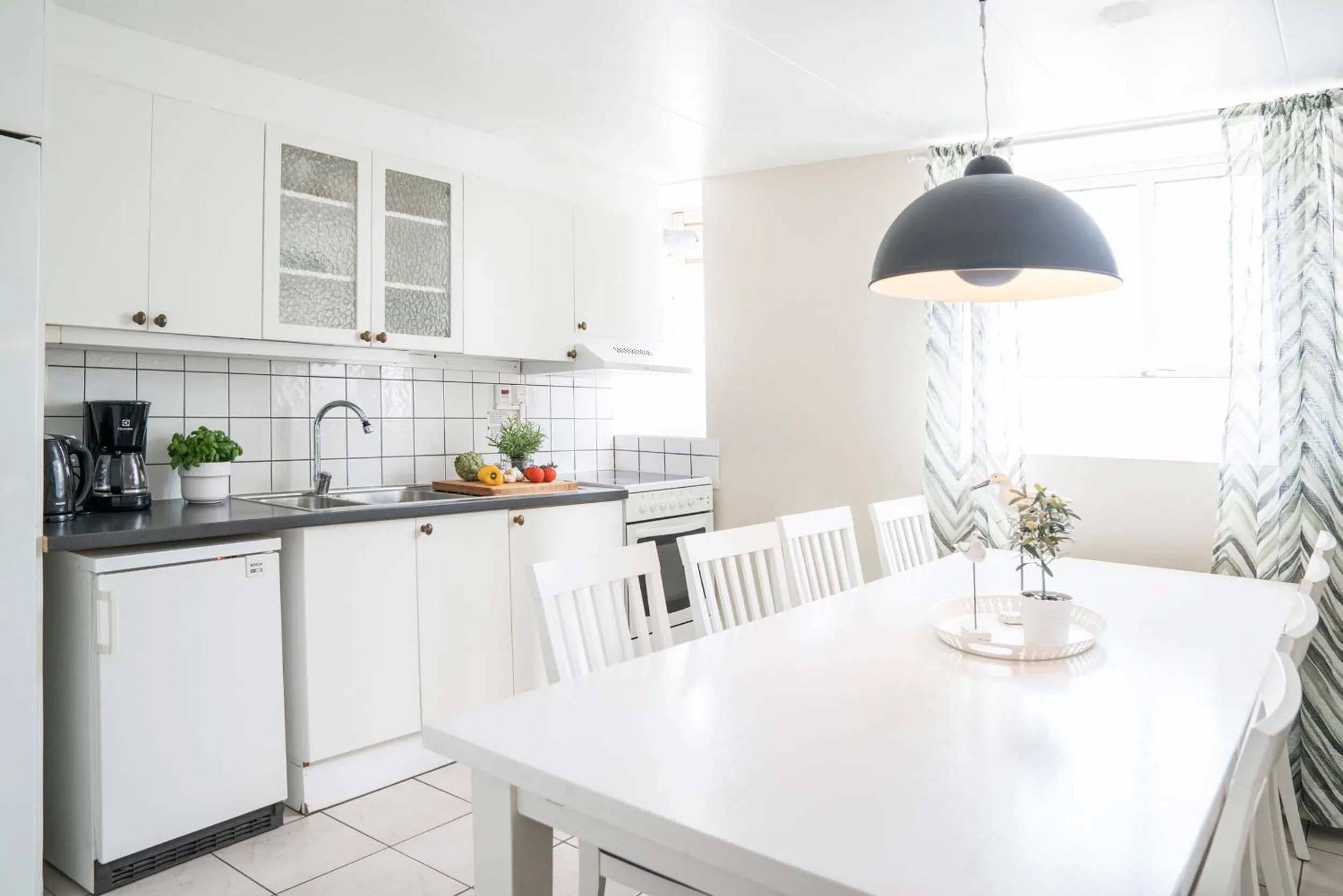 Kitchen or kitchenette in Halmstad Hotell & Vandrarhem Kaptenshamn