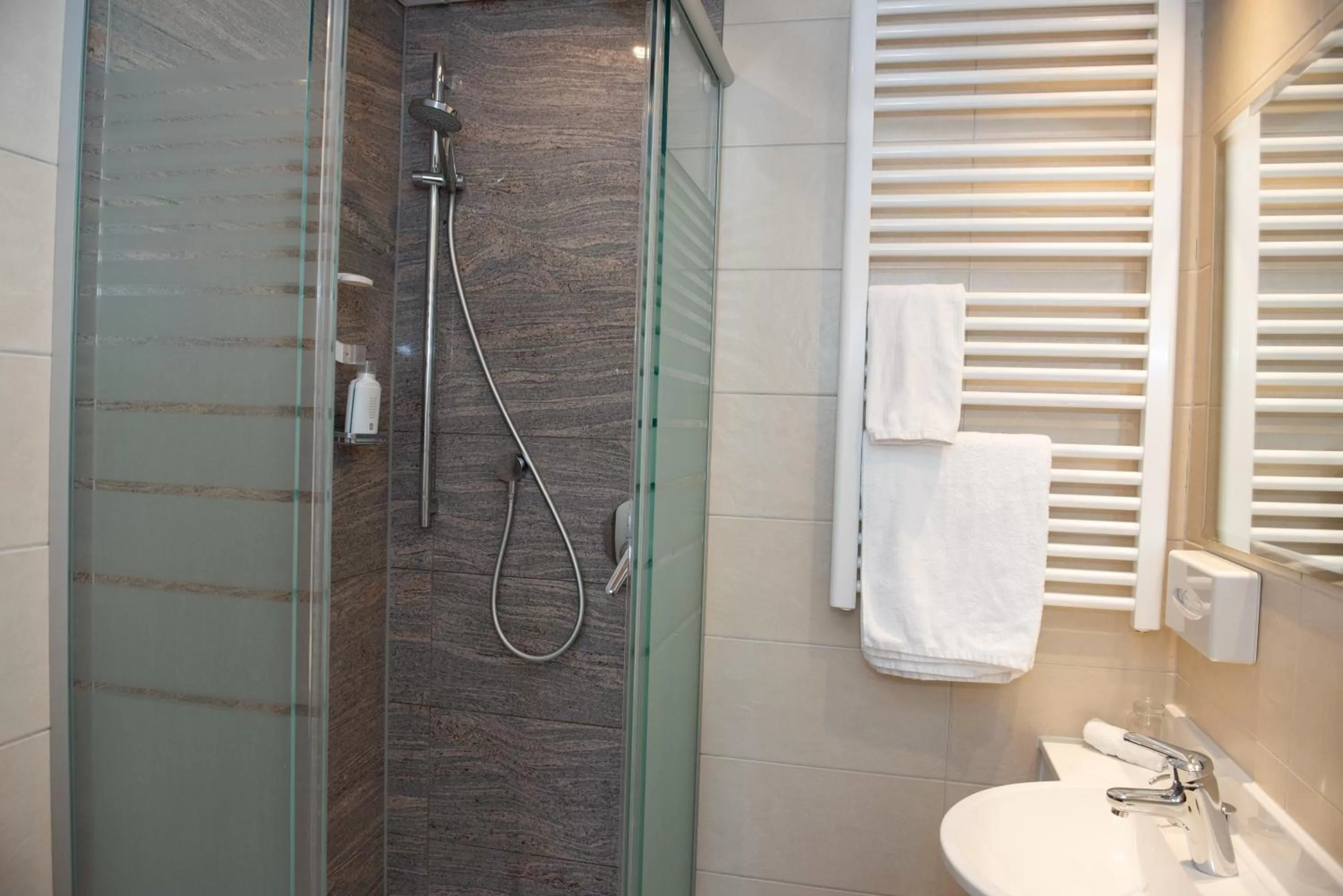 Bathroom in Boutique - Hotel Zum Schloss