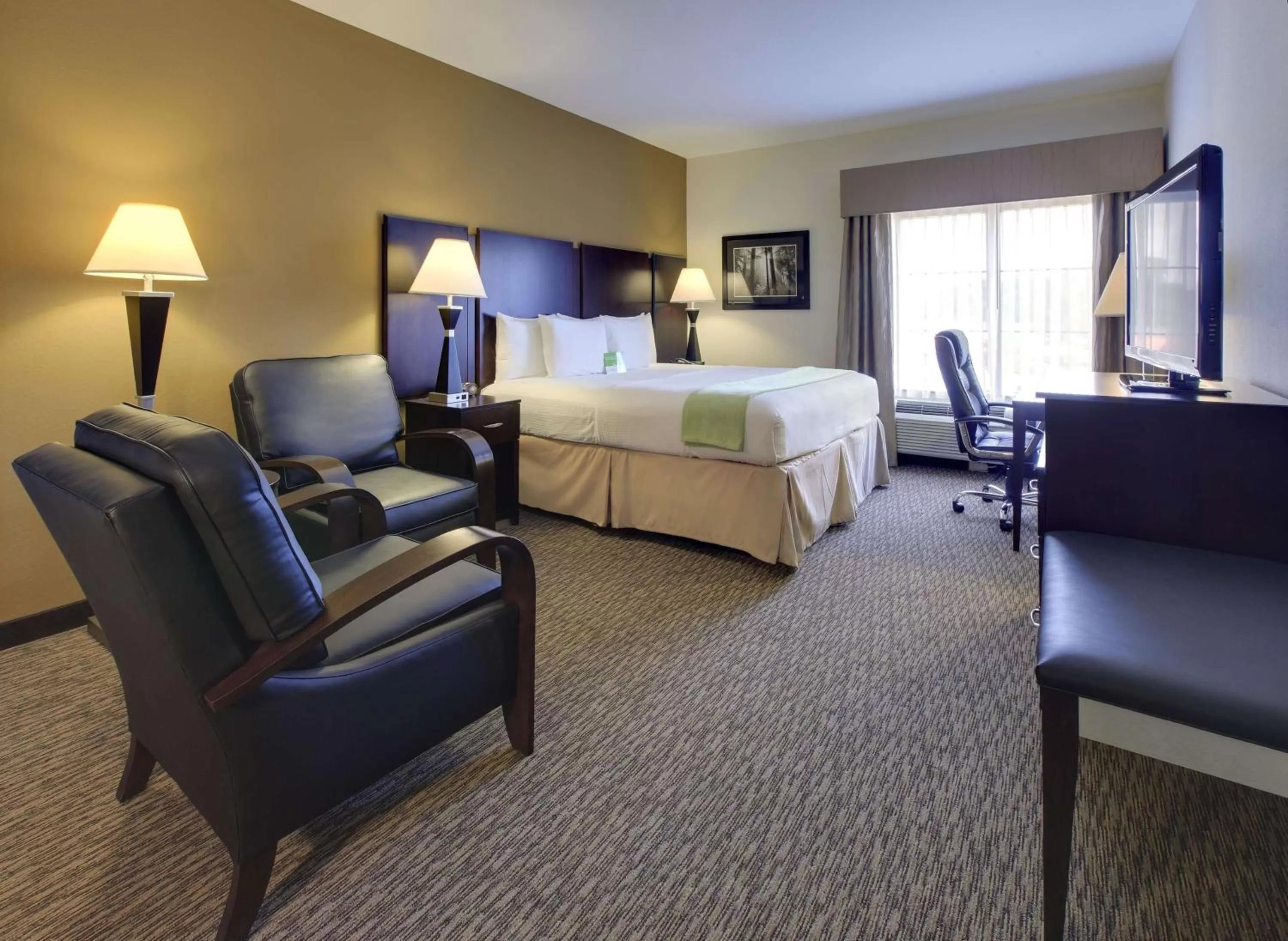 Photo of the whole room, Bed in La Quinta by Wyndham Memphis Wolfchase
