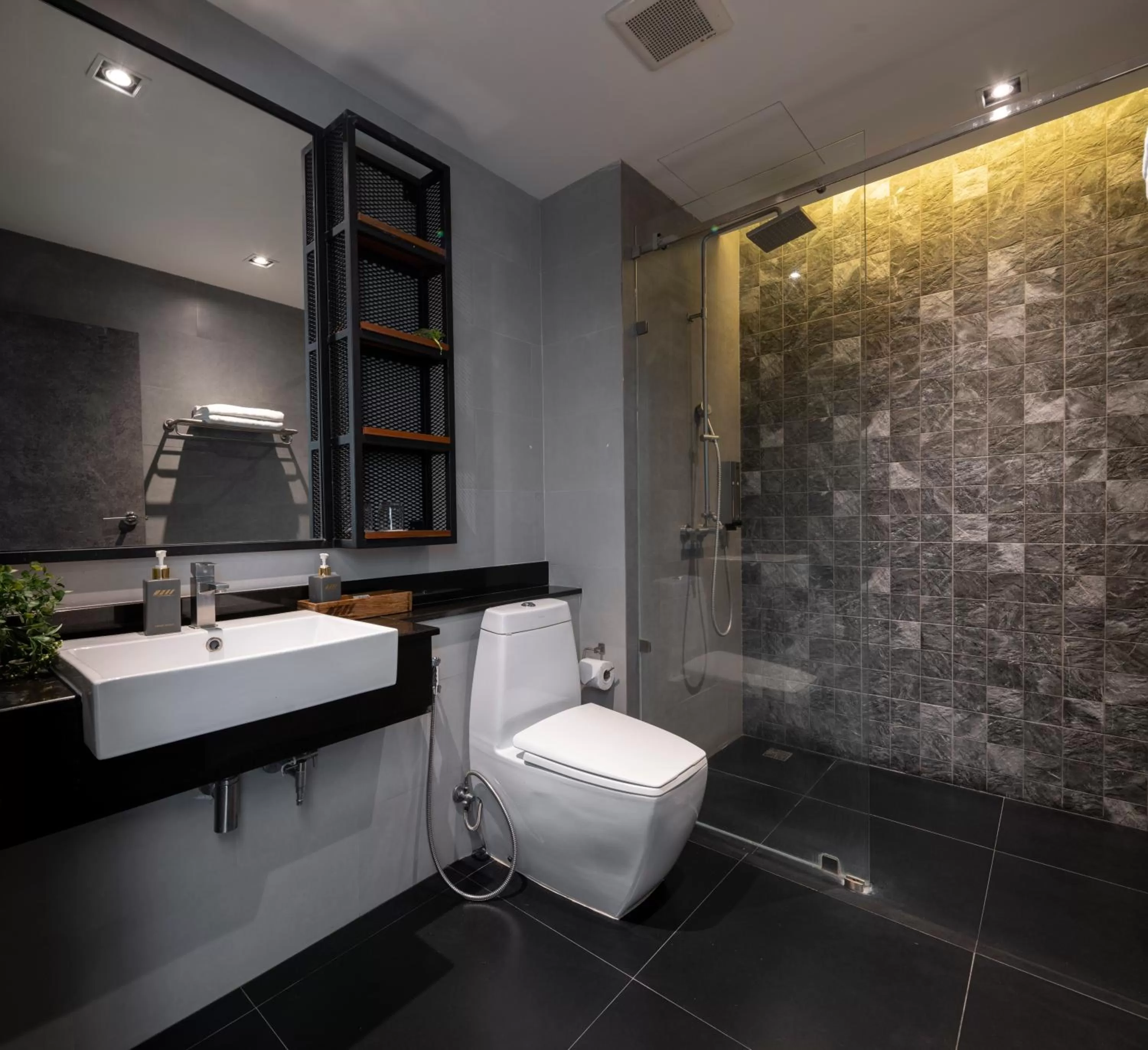 Bathroom in The VELO'S Hotel and Pumptrack