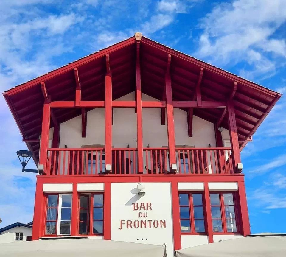 Property Building in Hotel du Fronton