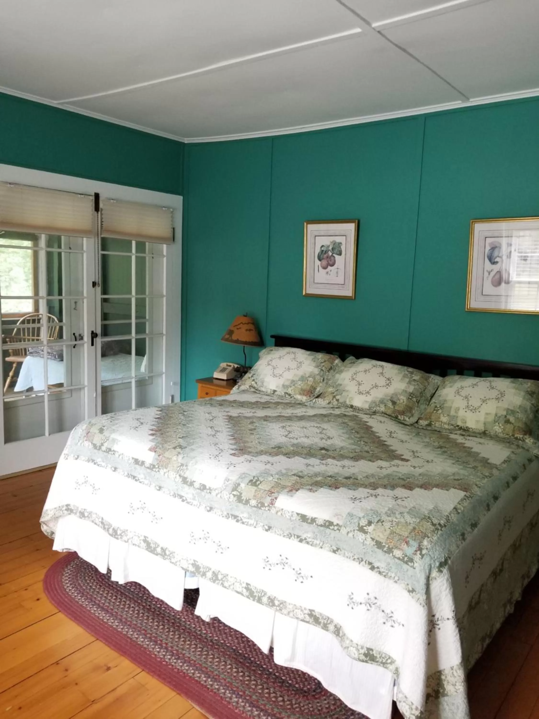 Standard King Room in Trails End Inn