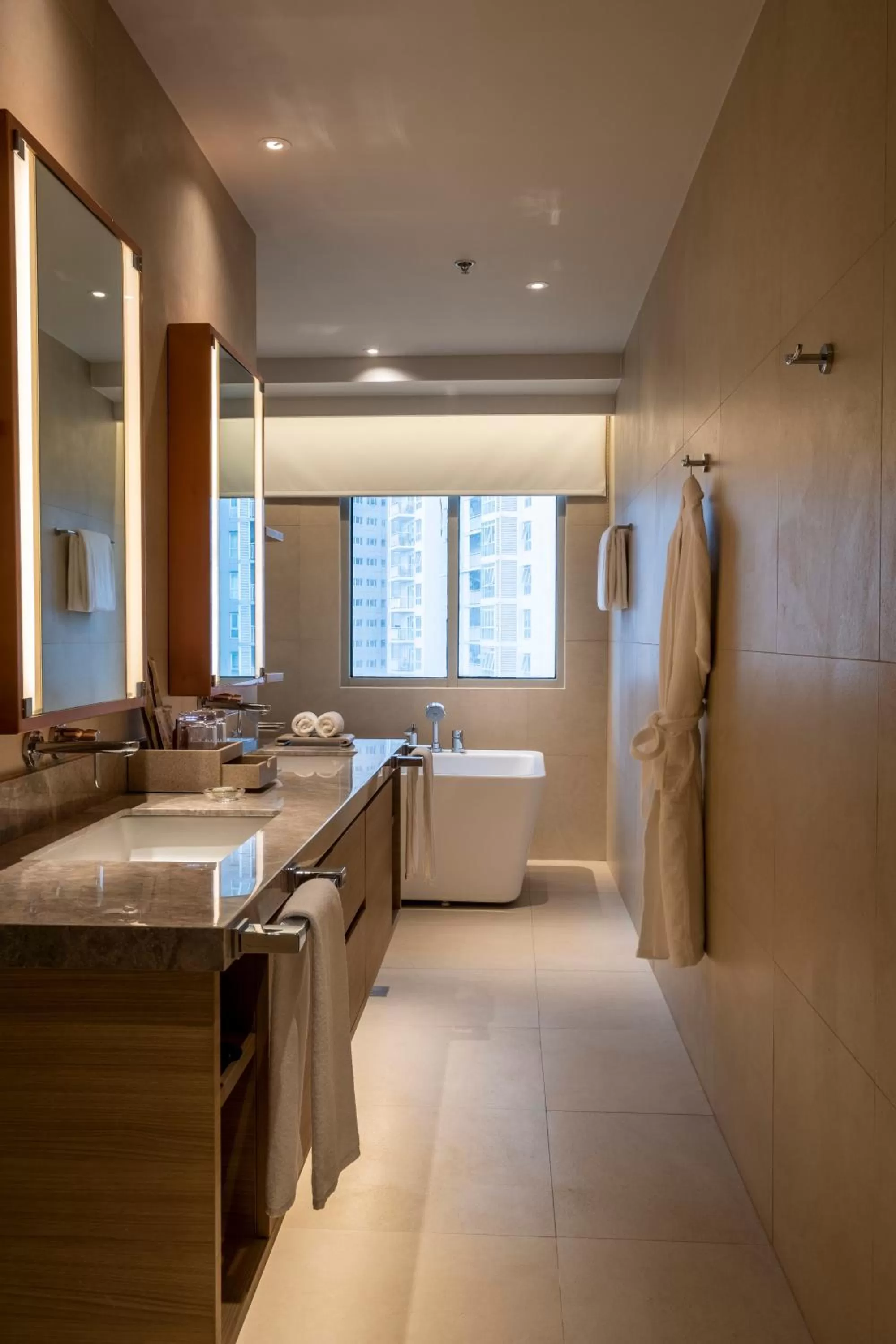 Bathroom, Bed in Brittany Hotel BGC