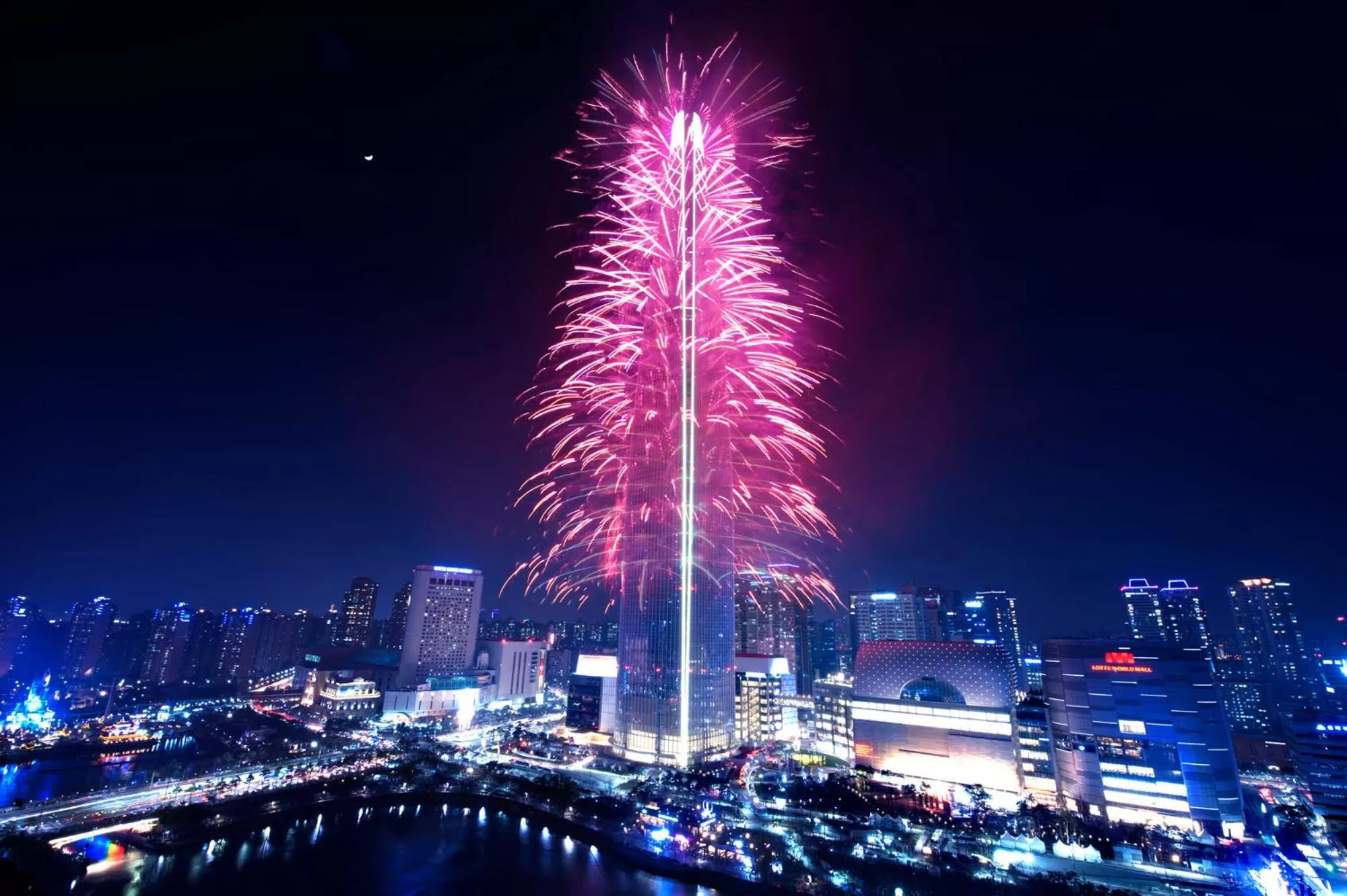 Facade/entrance in Signiel Seoul