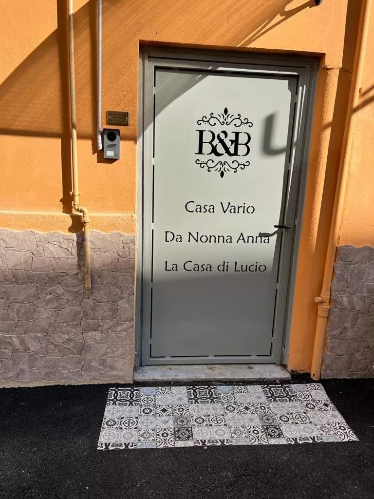 Property Logo/Sign in La casa di Lucio