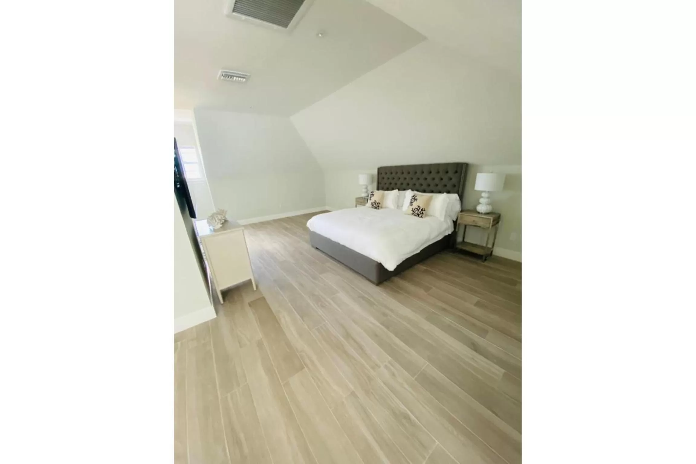 Bed in Palm Cay Marina and Resort