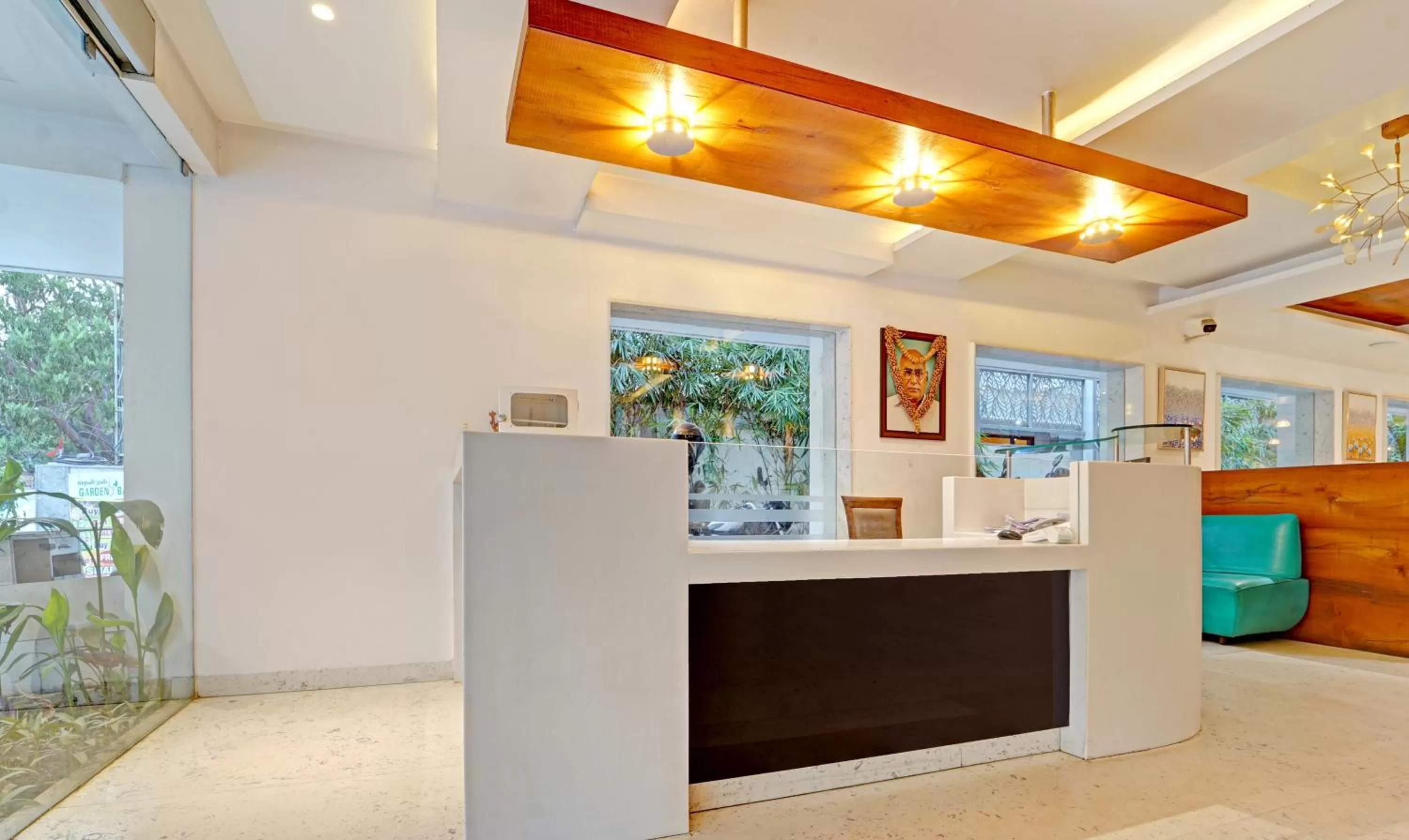 Lobby or reception in Treebo Vinayak Inn, 600 Mts From Coimbatore Railway Station