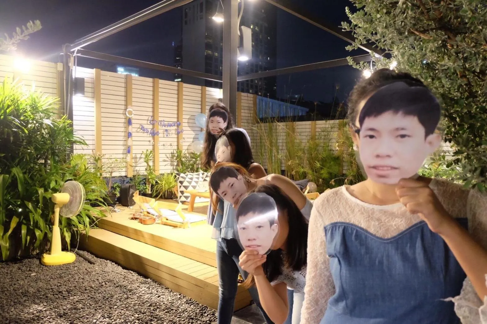 Kinnon Deluxe Hostel Coworking Cafe