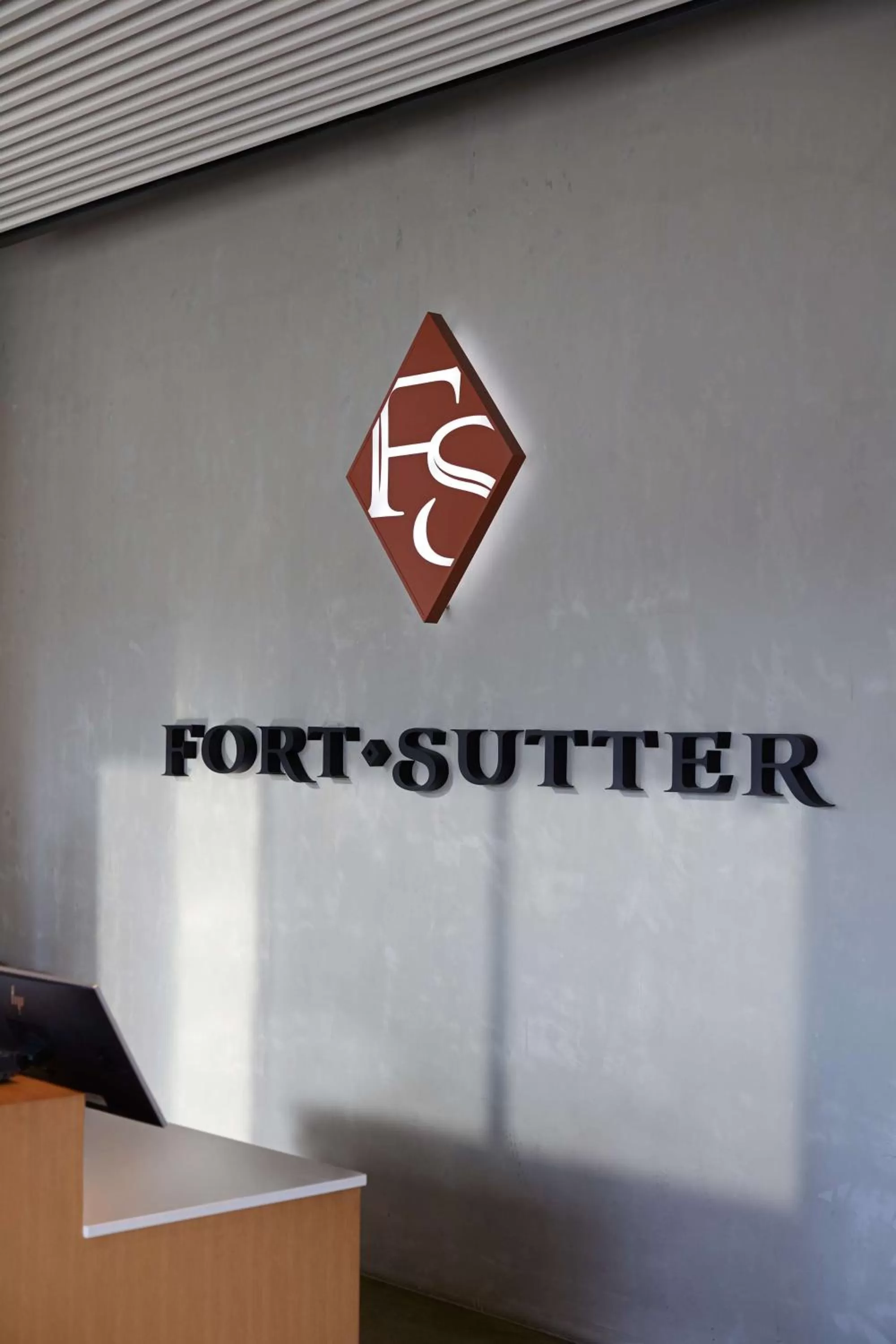 Lobby or reception in Tapestry By Hilton The Fort Sutter Hotel Sacramento, Ca