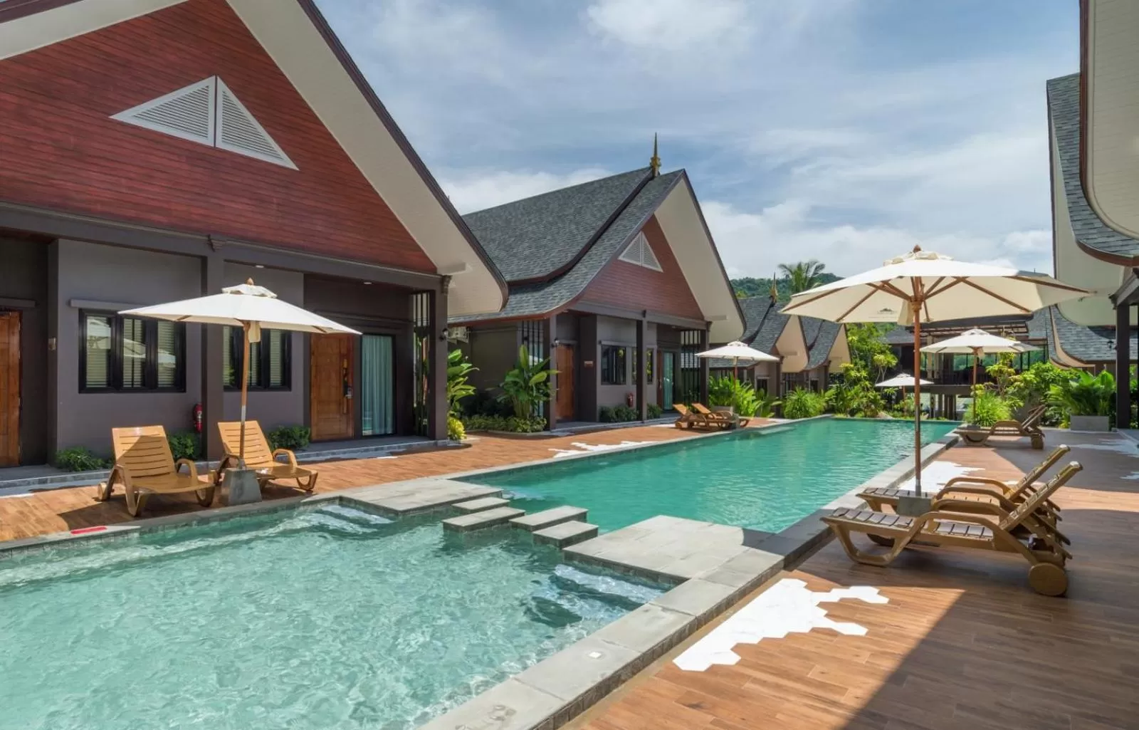 Facade/entrance in The Scene Cliff View Villas