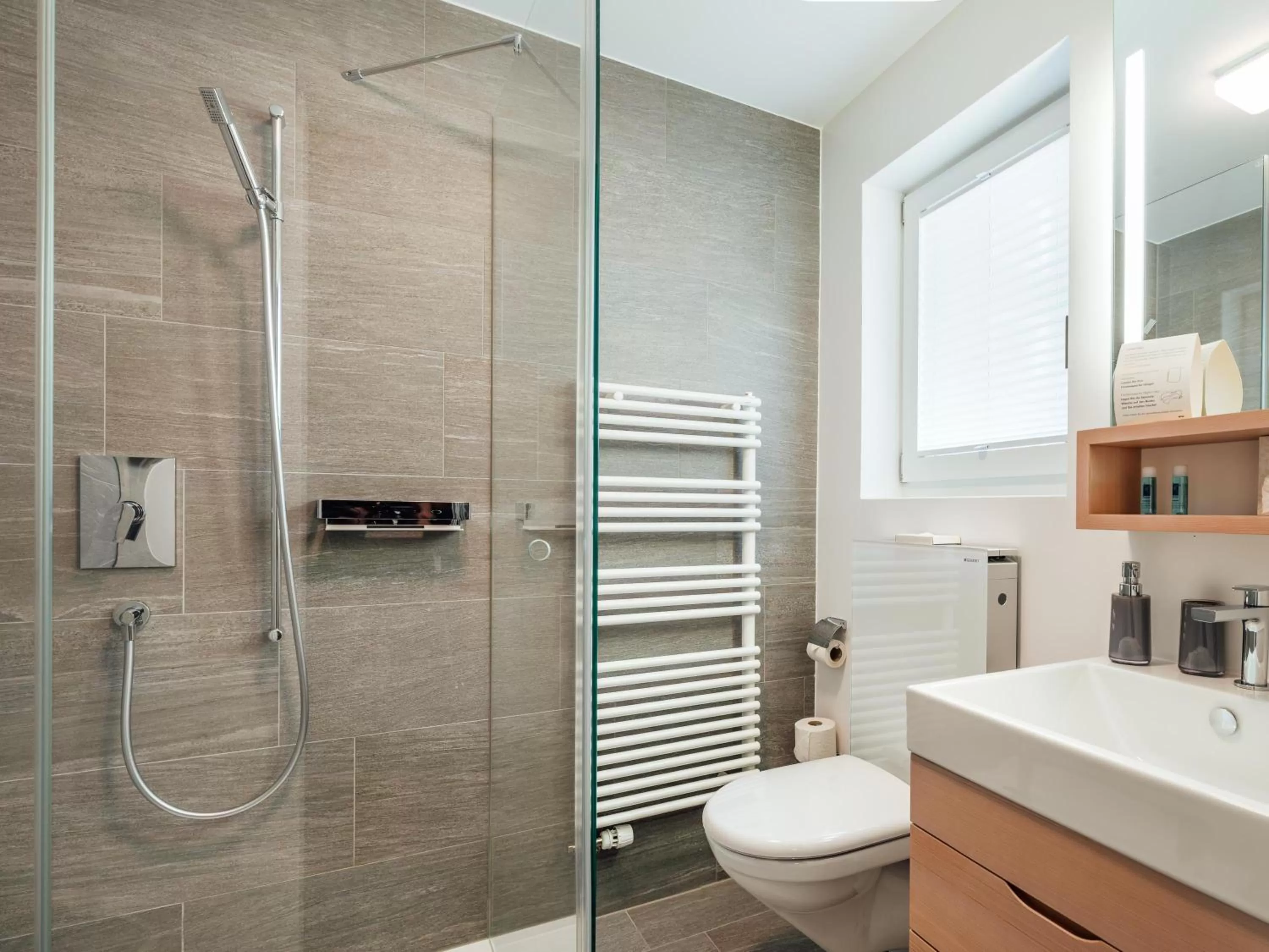 Shower in Hotel Restaurant La Furca