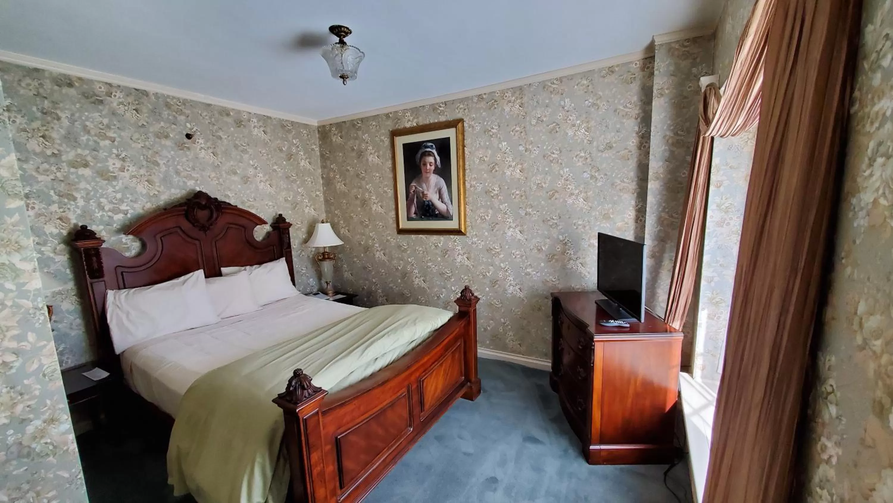 Bedroom, Bed in Lowell Inn