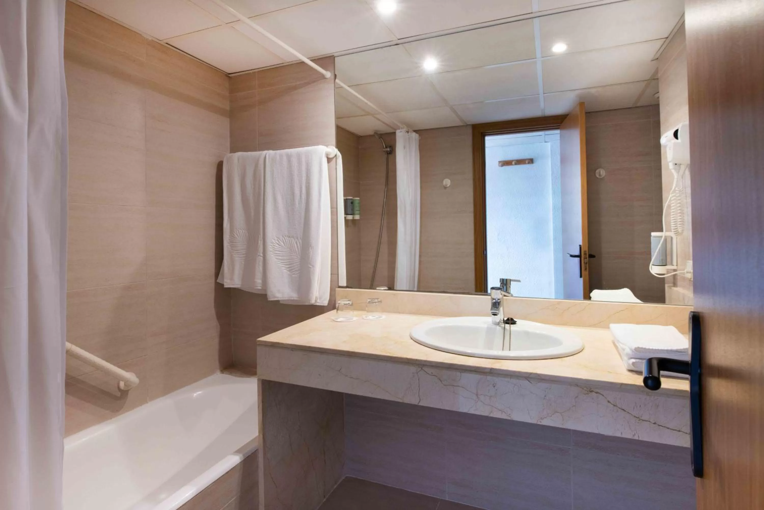 Bathroom in Valentin Park Club