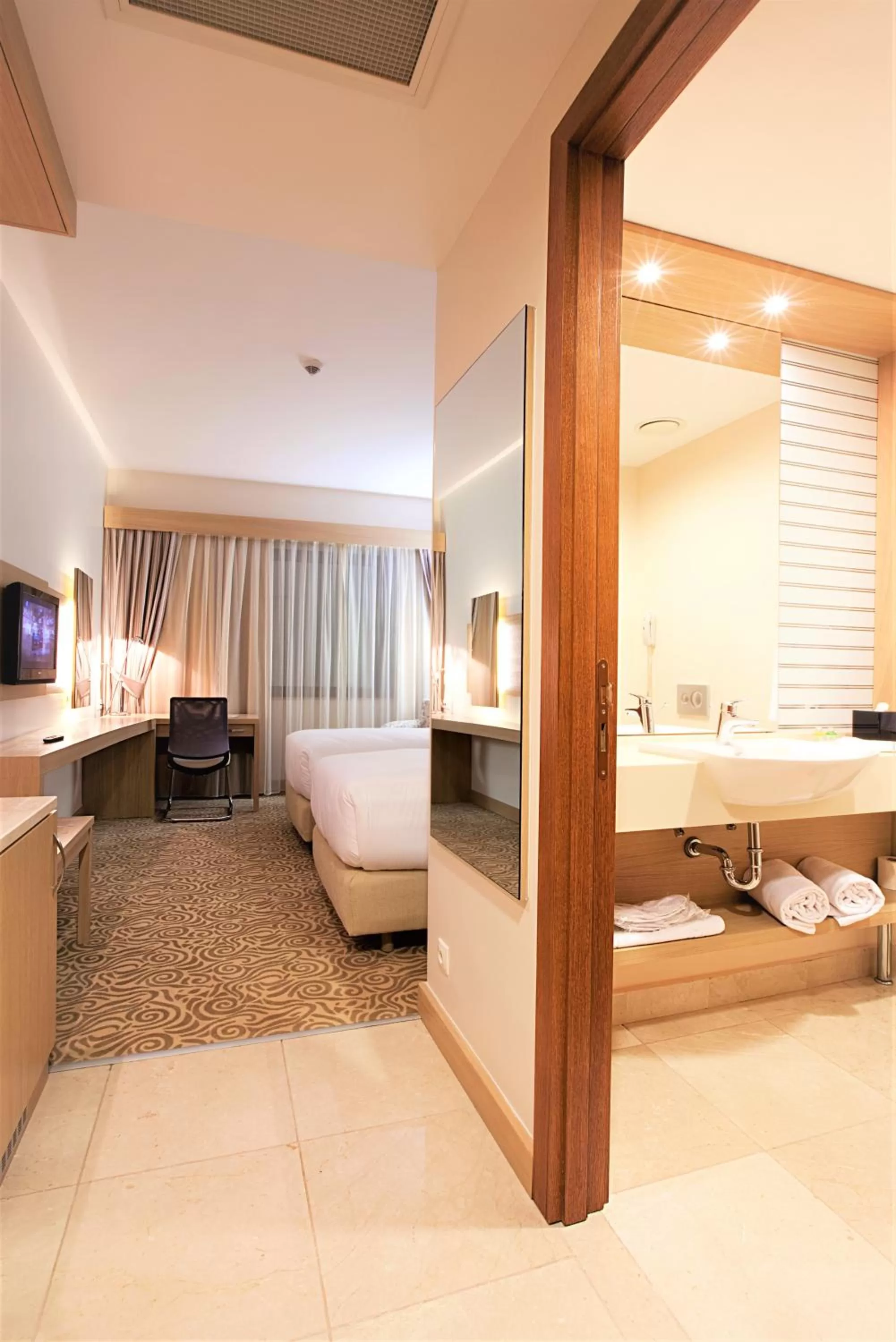 Photo of the whole room, Bed in Park Dedeman Denizli