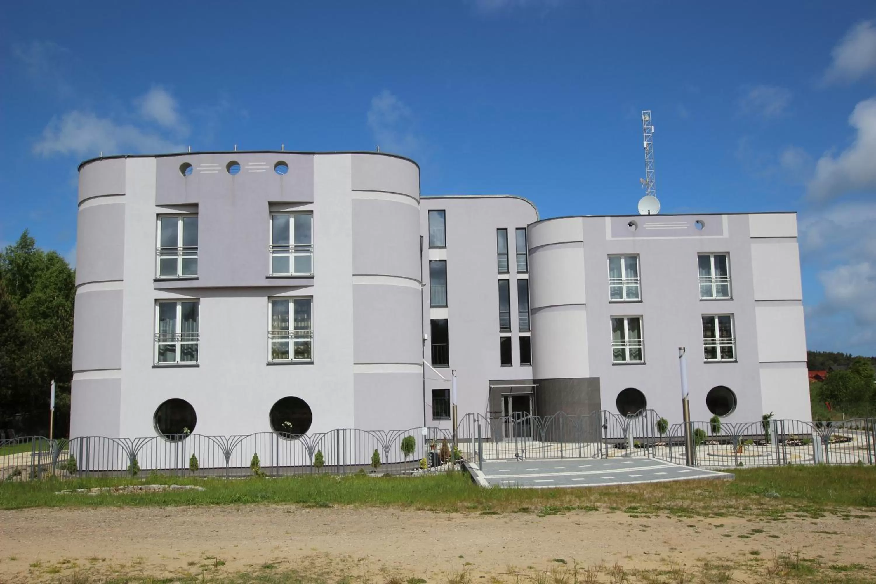 Facade/entrance in Resident Rene